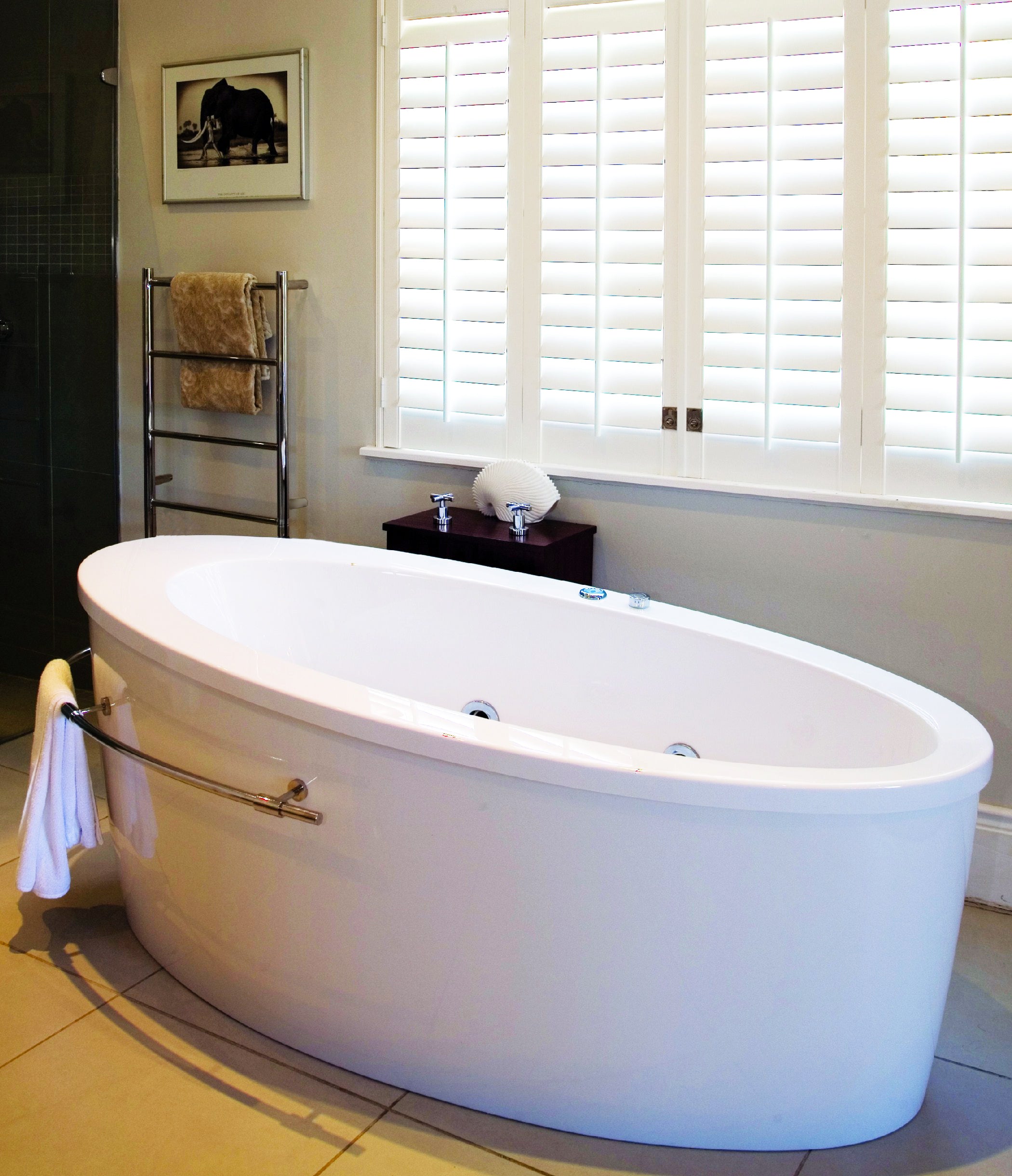 Jeeves Model J Straight 6 Bar Hardwired Drying Rack