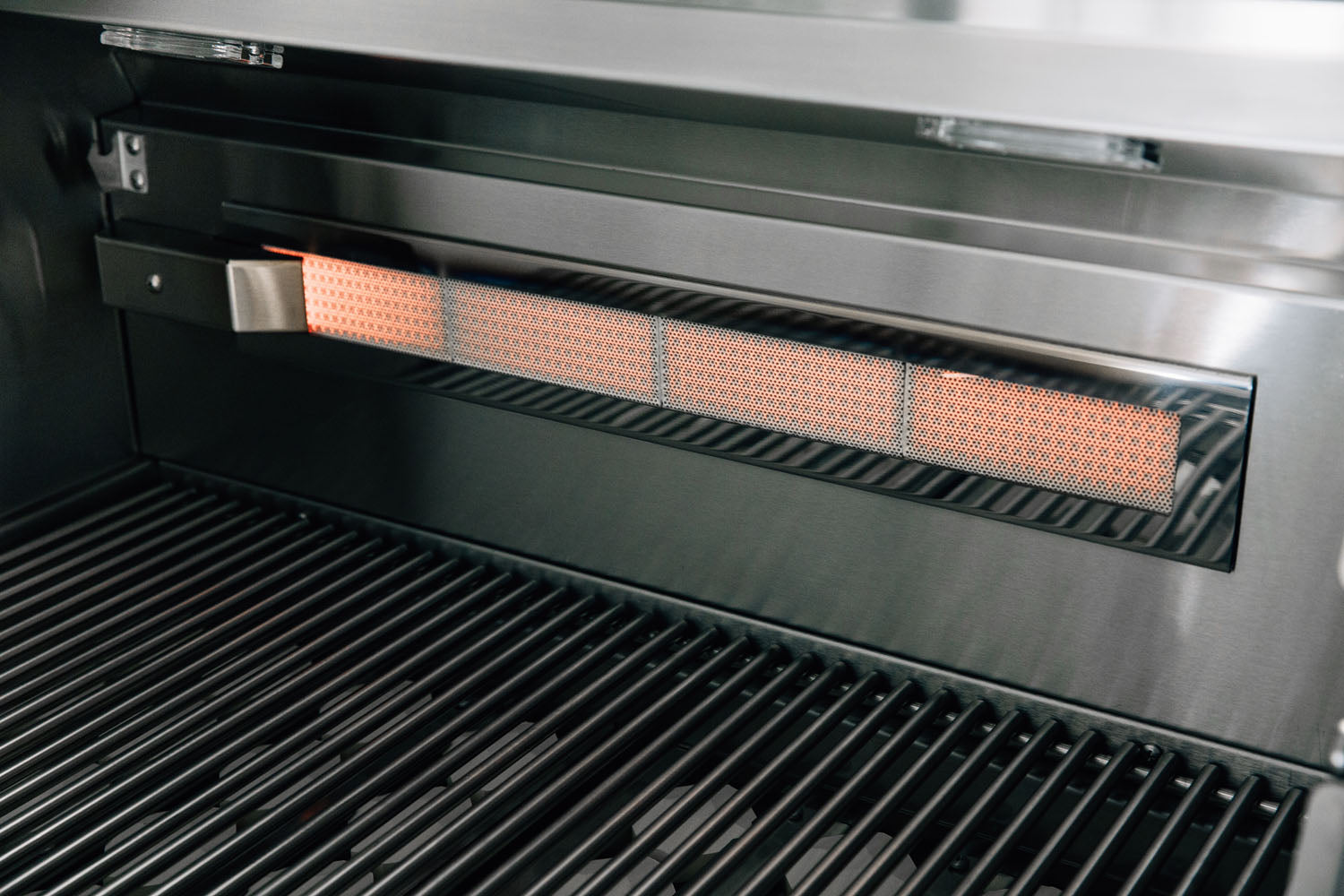 American Made Grills ALT42 Alturi 42" Freestanding Grill