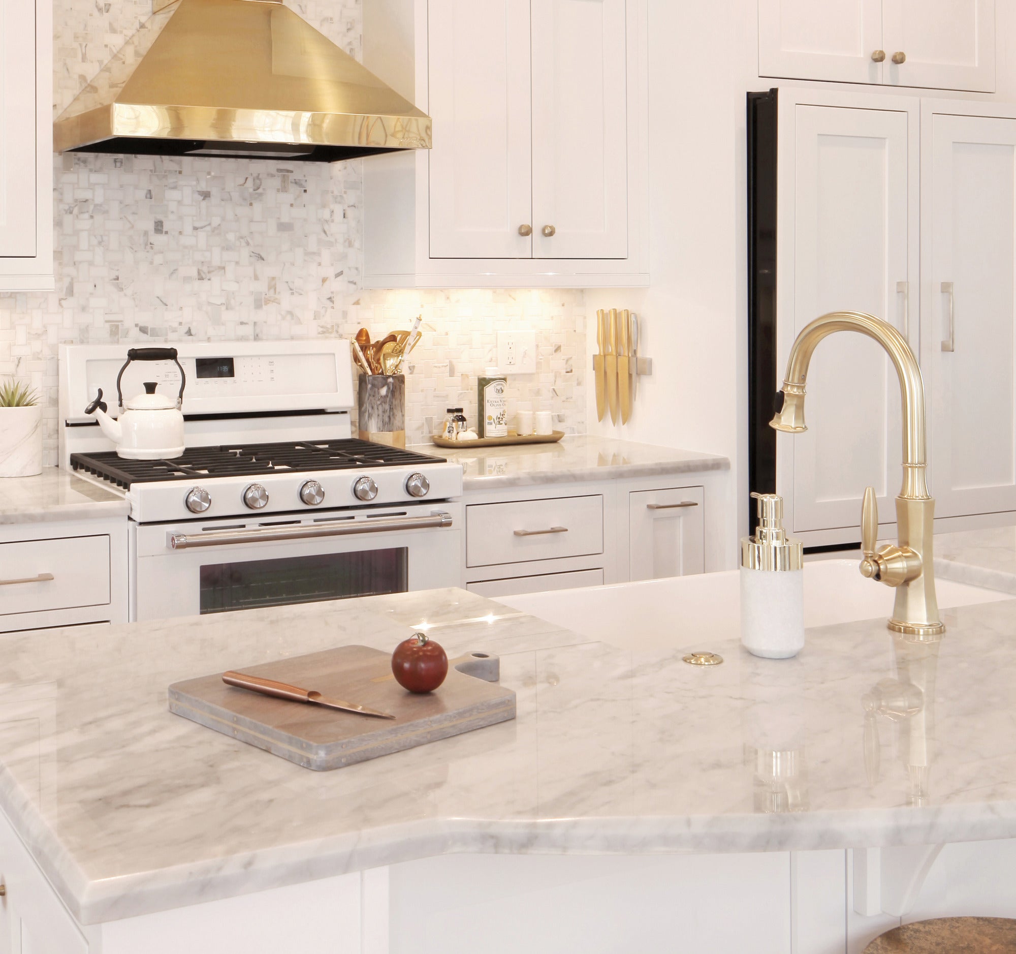 Newport Brass Metropole® Pull-Down Kitchen Faucet