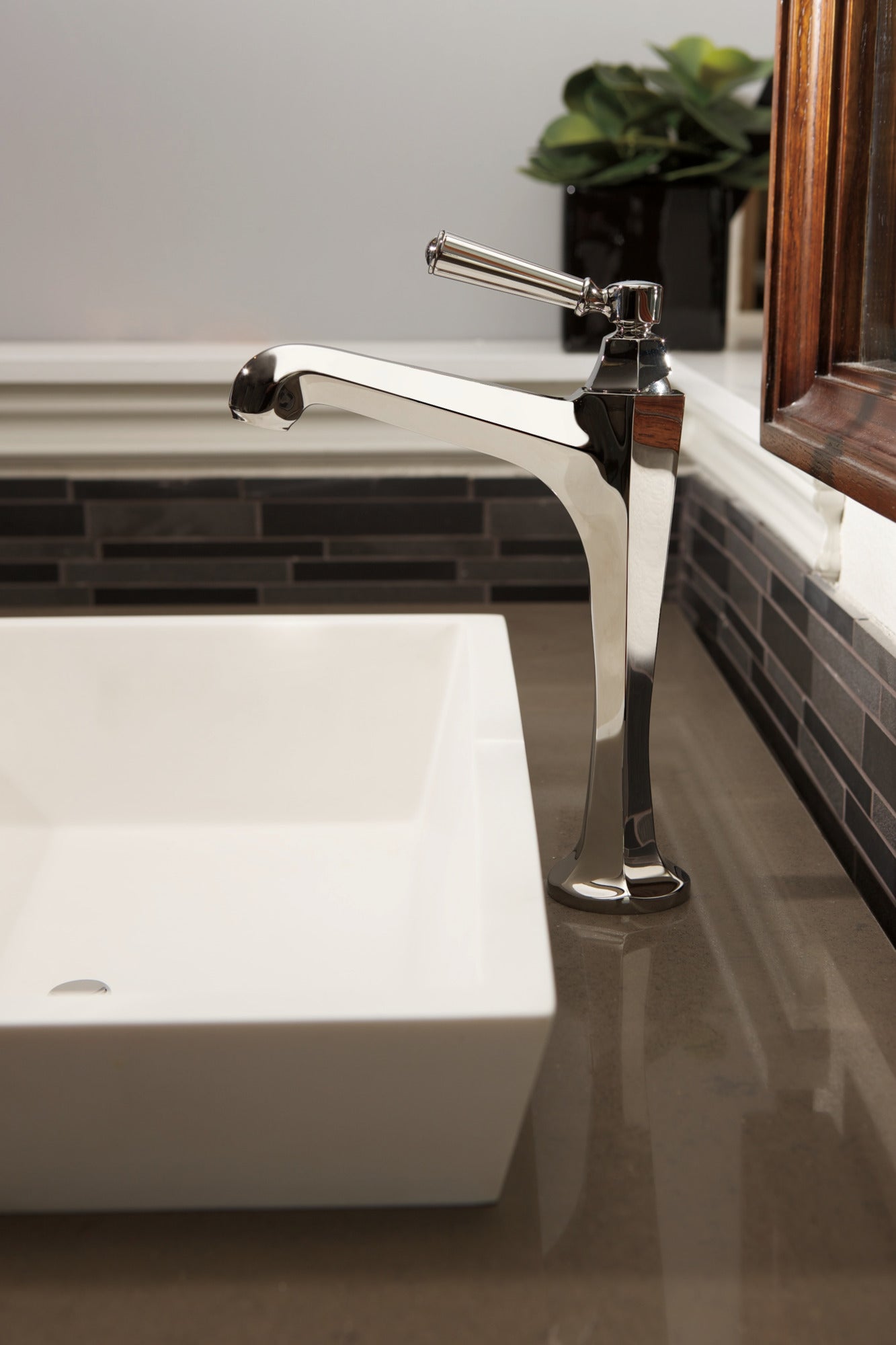Newport Brass Metropole® Single Hole Vessel Faucet