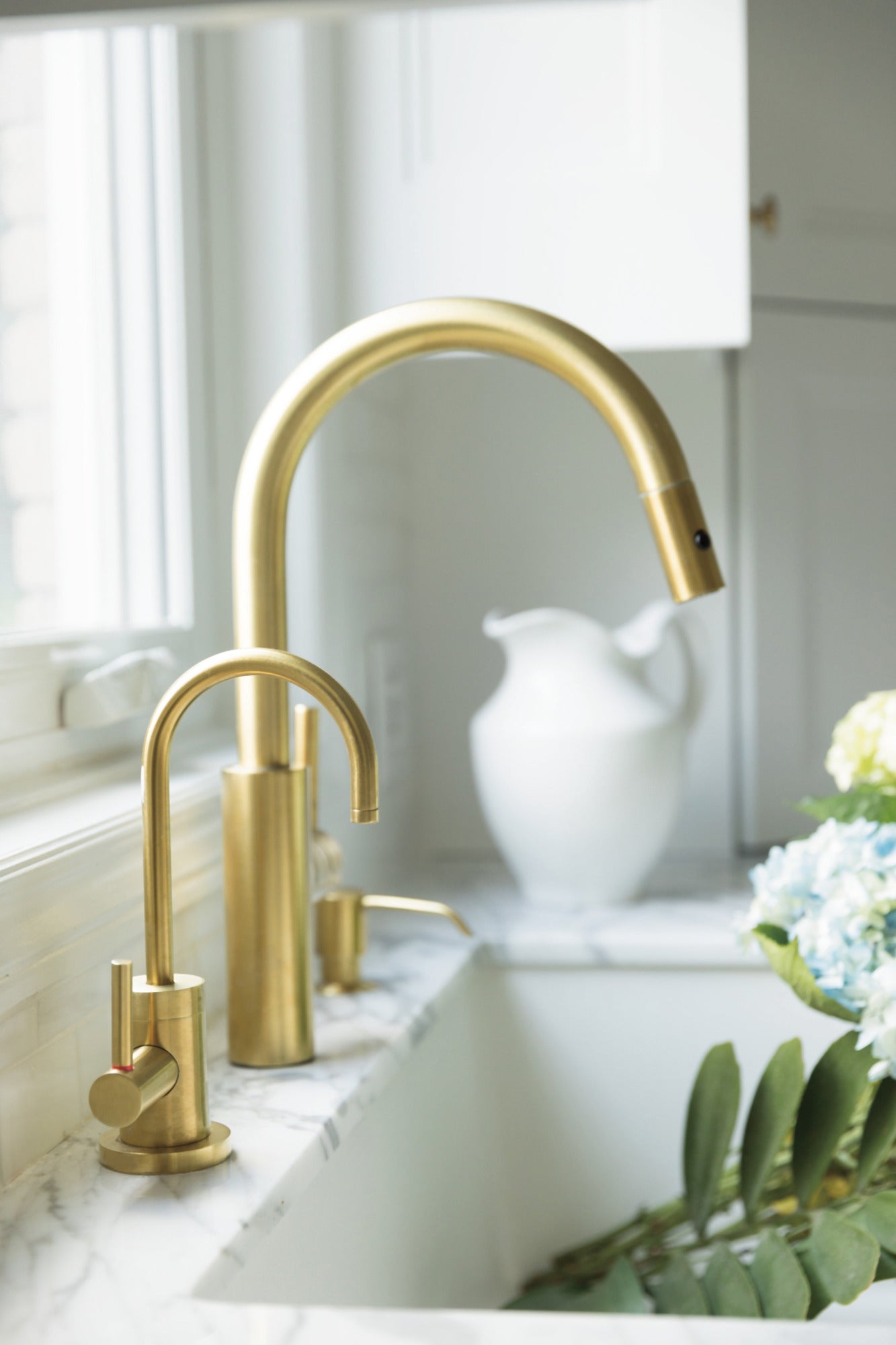 Newport Brass East Linear® Pull-Down Kitchen Faucet
