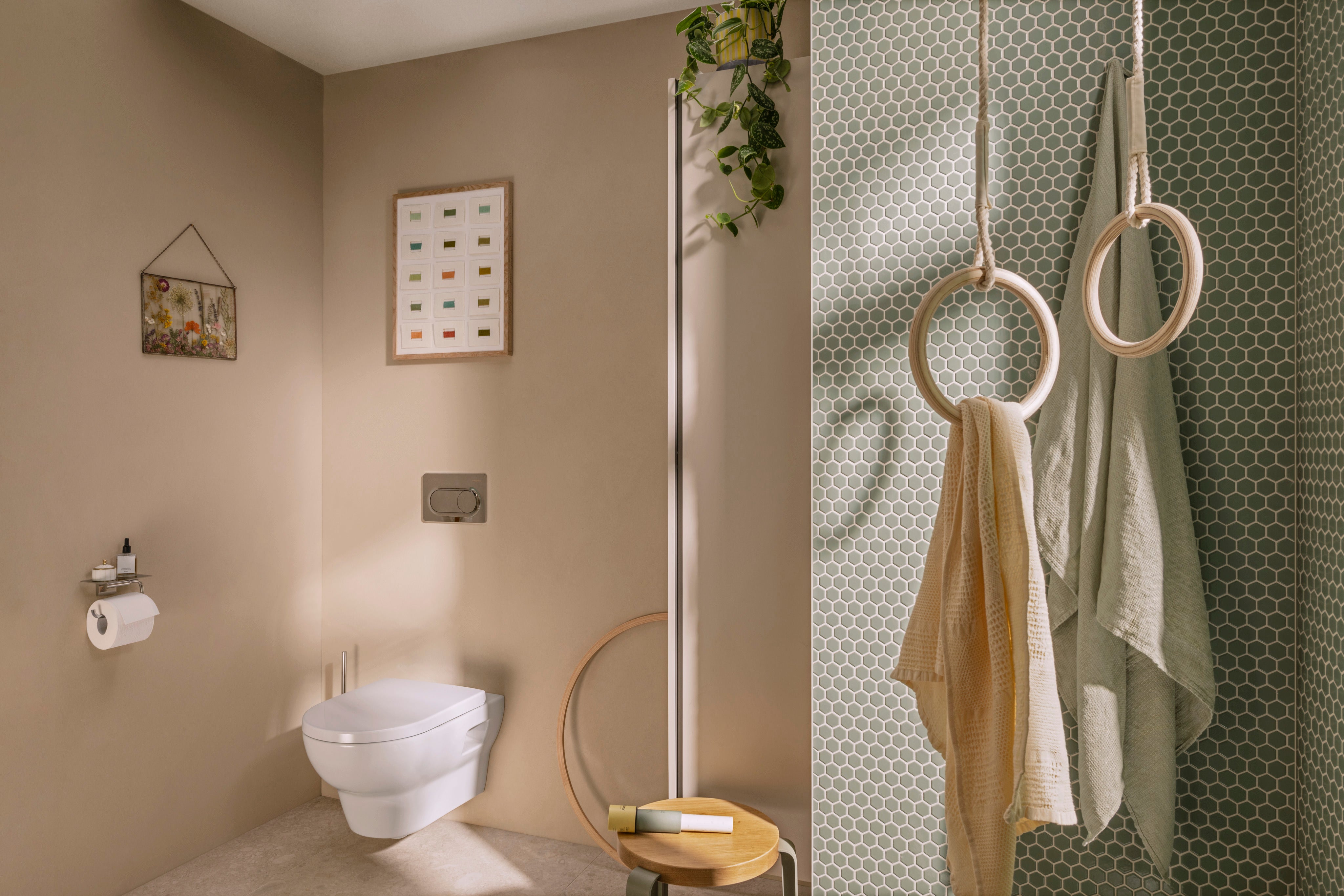Hansgrohe AddStoris S Toilet Paper Holder with Shelf