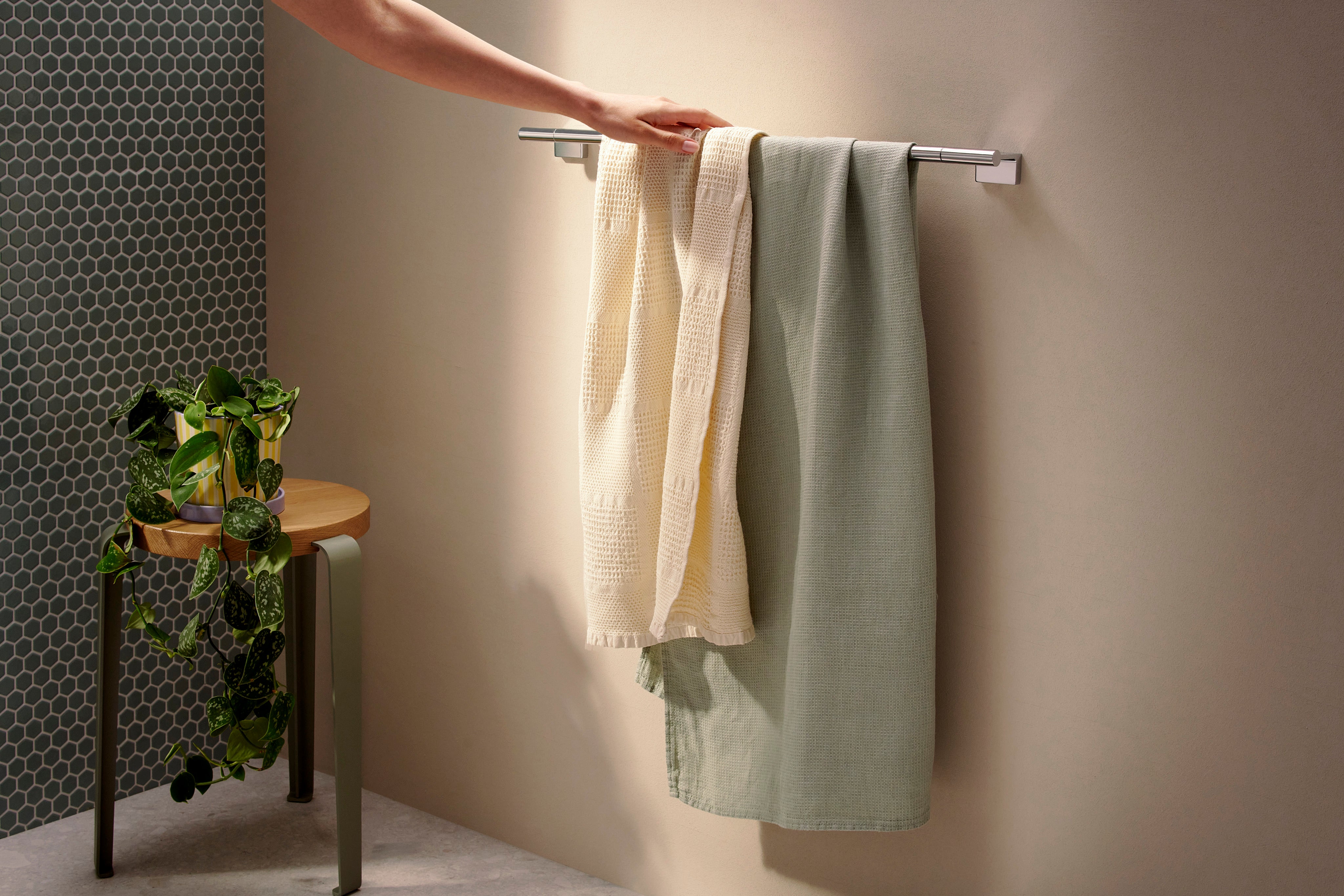 Hansgrohe AddStoris S Towel Bar, 24"