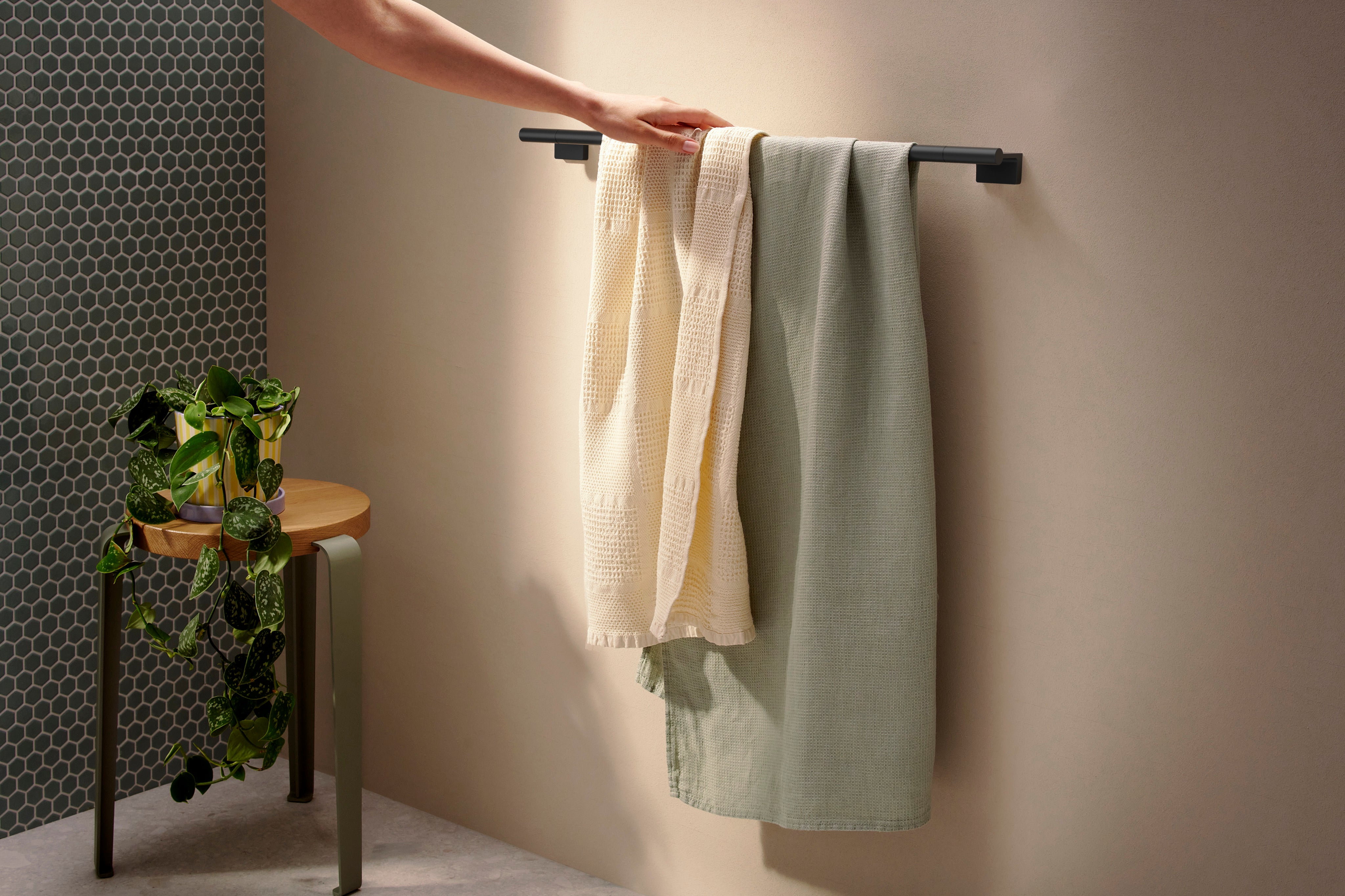 Hansgrohe AddStoris S Towel Bar, 24"