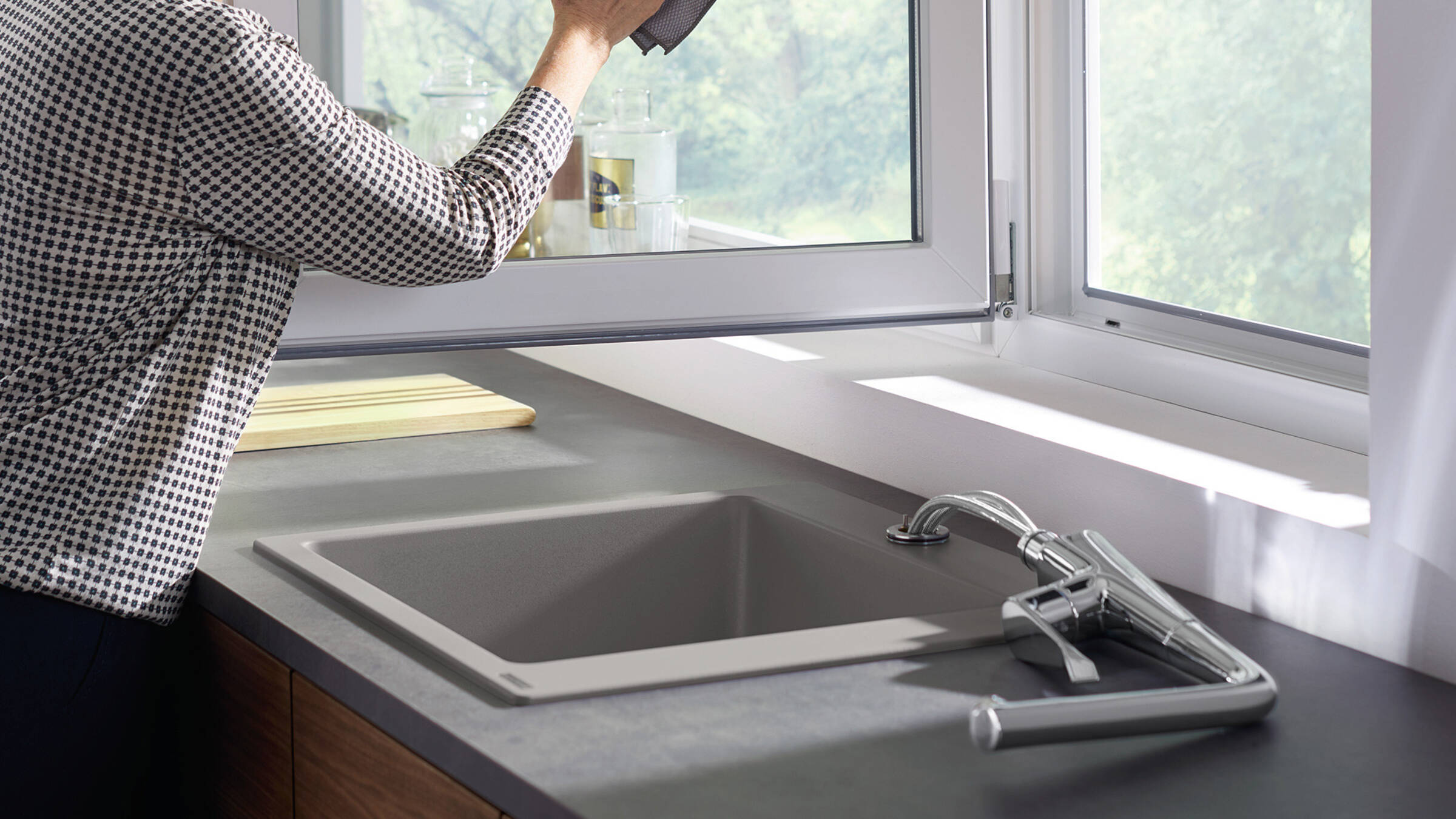 Talis S Kitchen Faucet, 2-Spray Pull-Out, 1.75 GPM