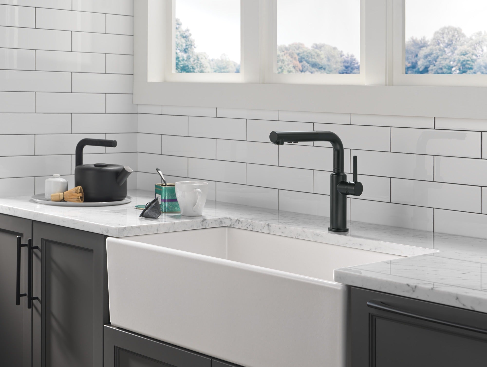 Delta Daneri™ Single Handle Pull-Out Kitchen Faucet