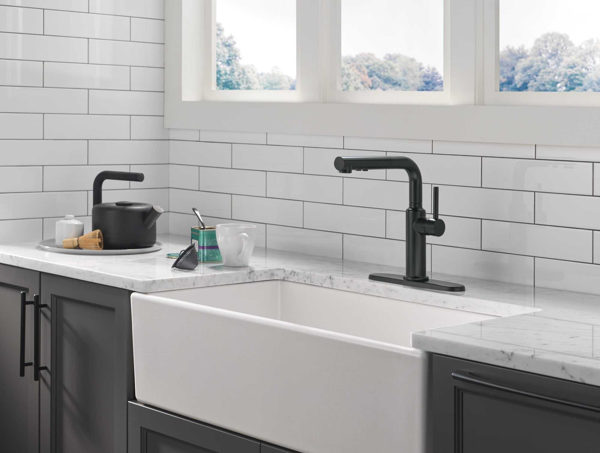 Delta Daneri™ Single Handle Pull-Out Kitchen Faucet