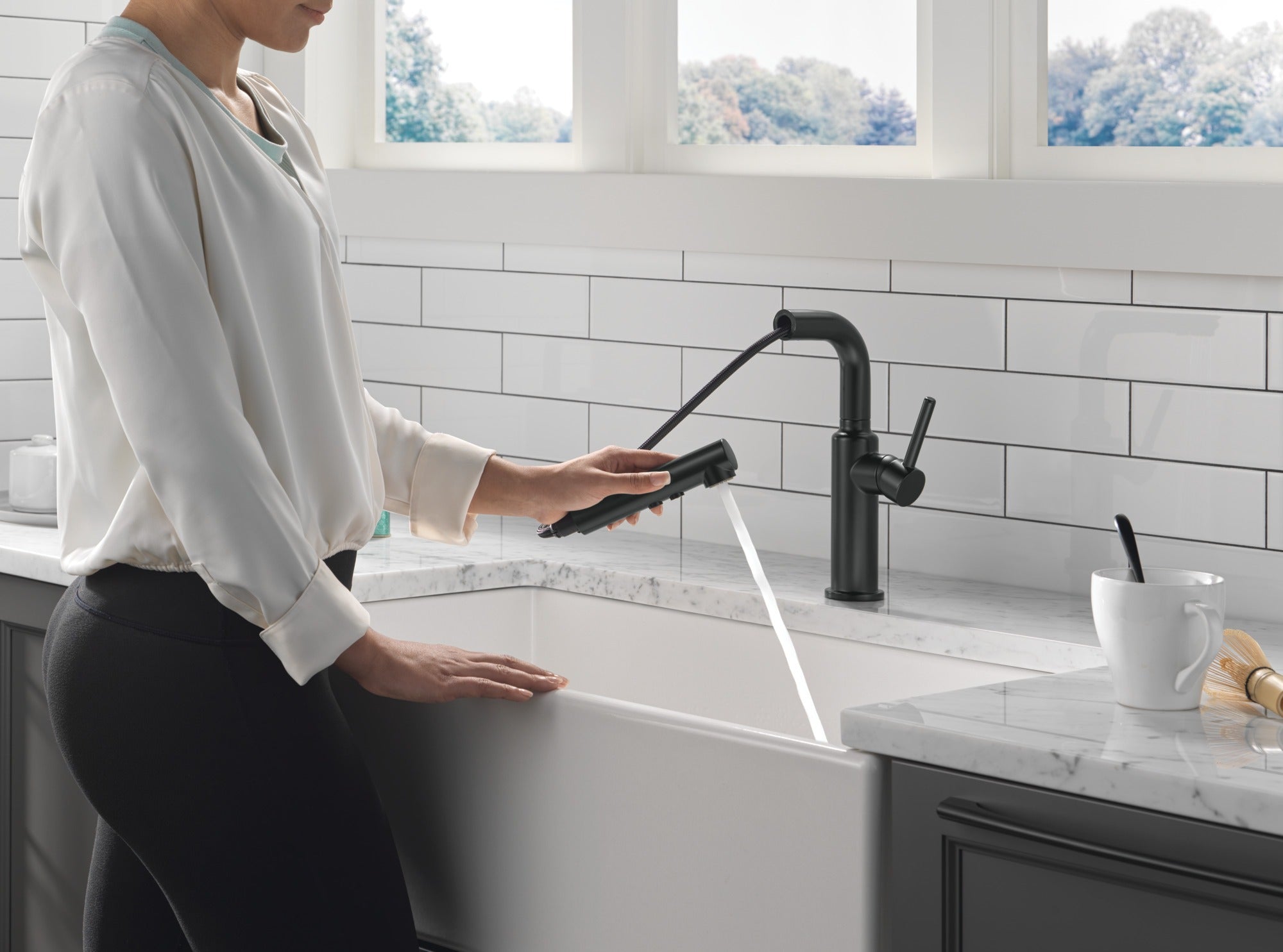 Delta Daneri™ Single Handle Pull-Out Kitchen Faucet