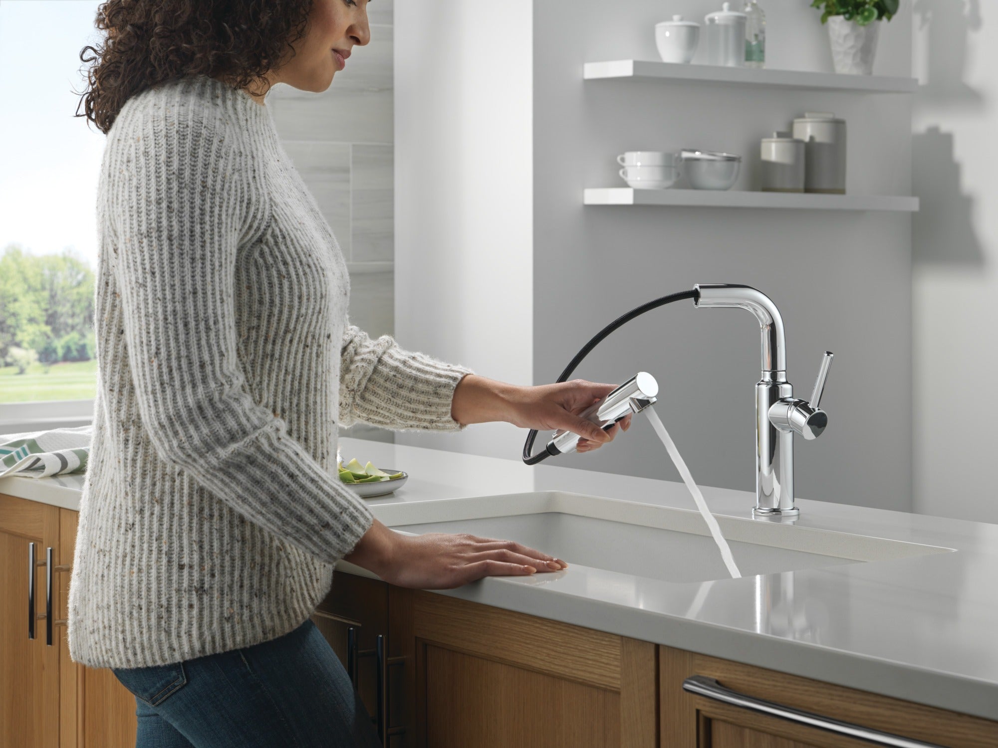 Delta Daneri™ Single Handle Pull-Out Kitchen Faucet