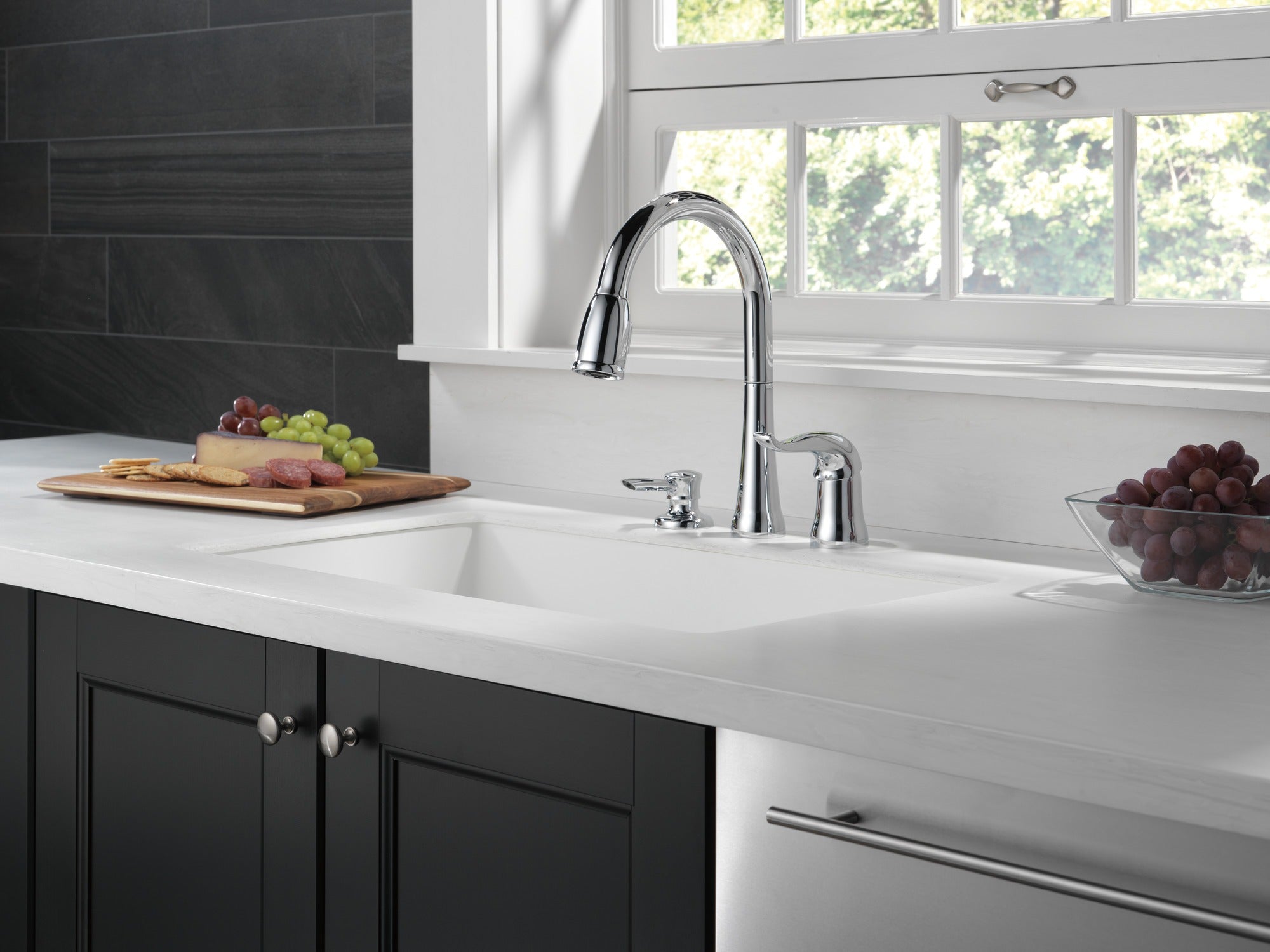 Delta Kate® Single Handle Pull-Down Kitchen Faucet with Soap Dispenser