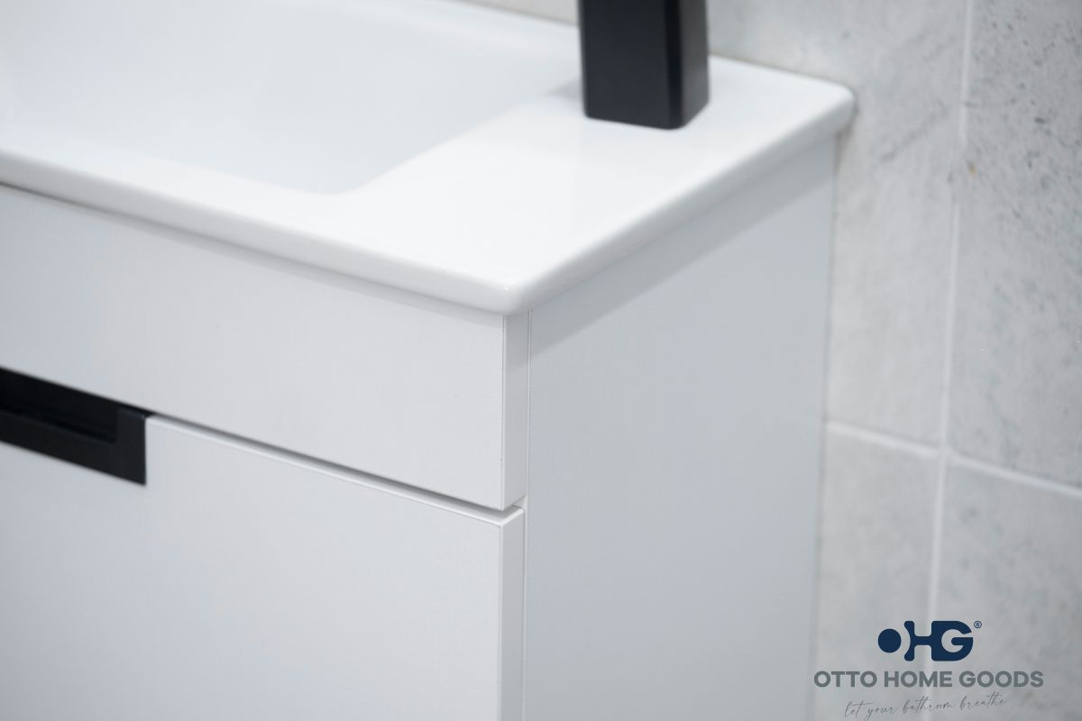 Luca 20" White Wall Mount Bathroom Vanity with Integrated Sink