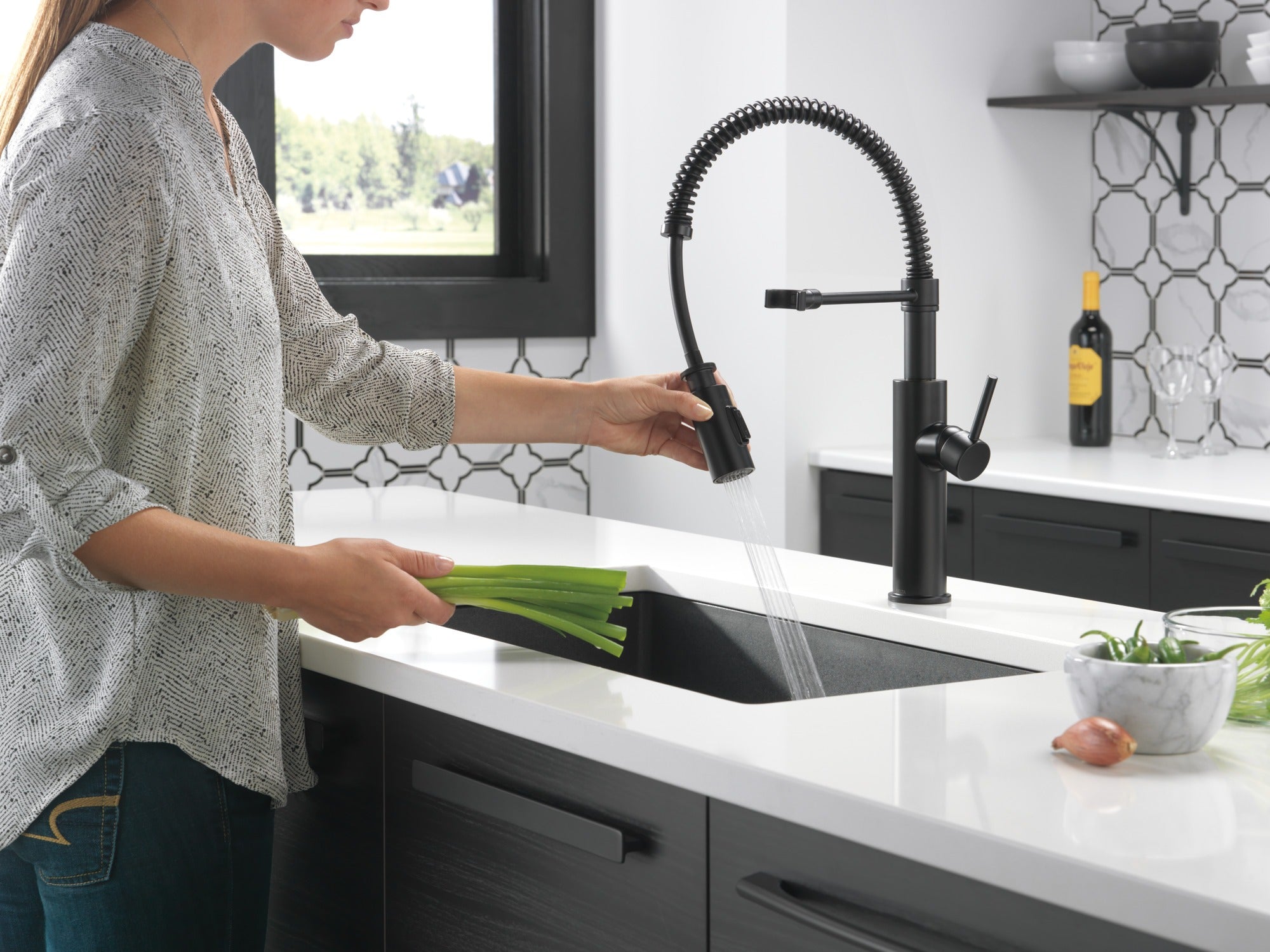 Delta Antoni® Single-Handle Pull-Down Spring Kitchen Faucet