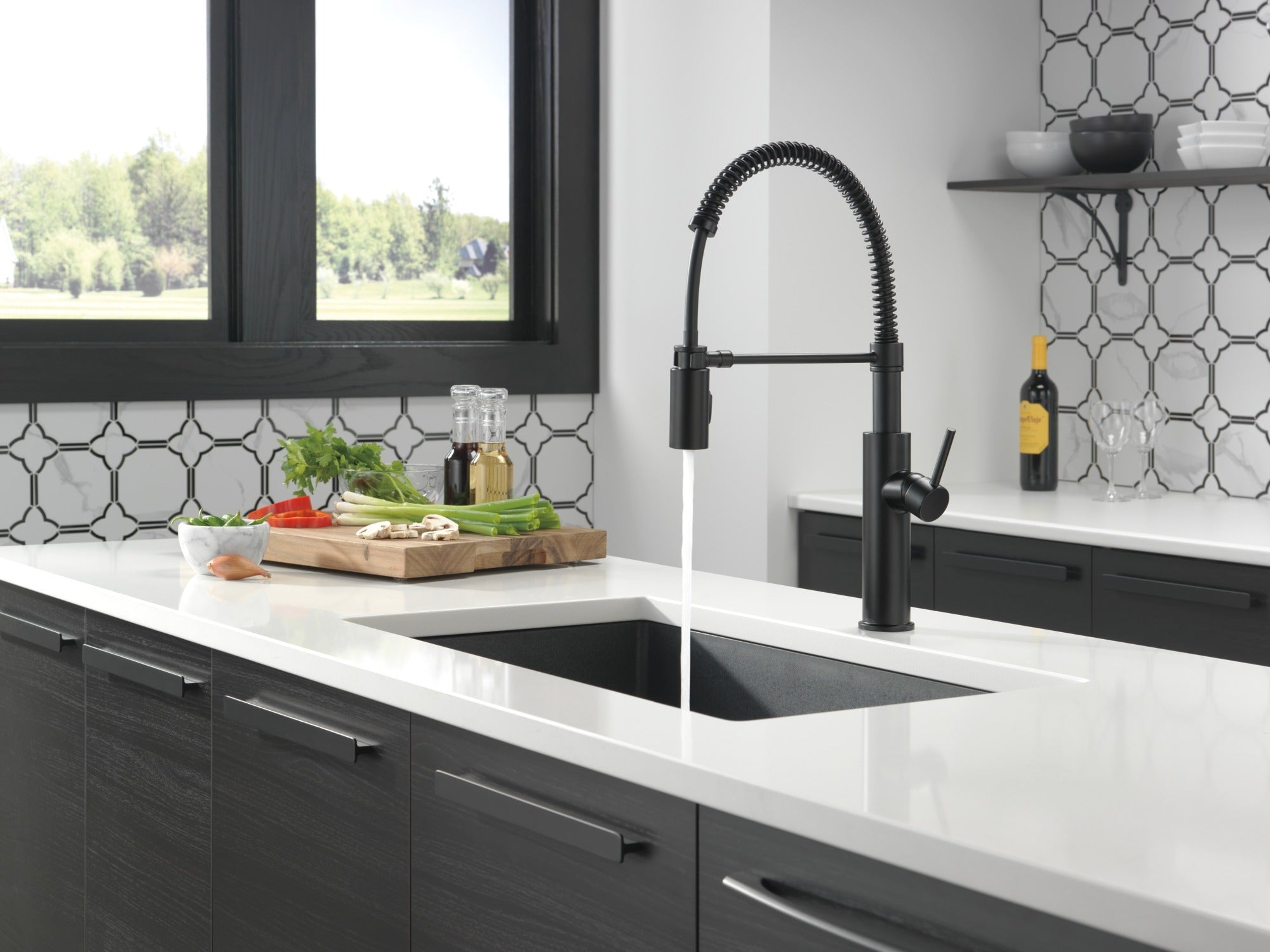 Delta Antoni® Single-Handle Pull-Down Spring Kitchen Faucet