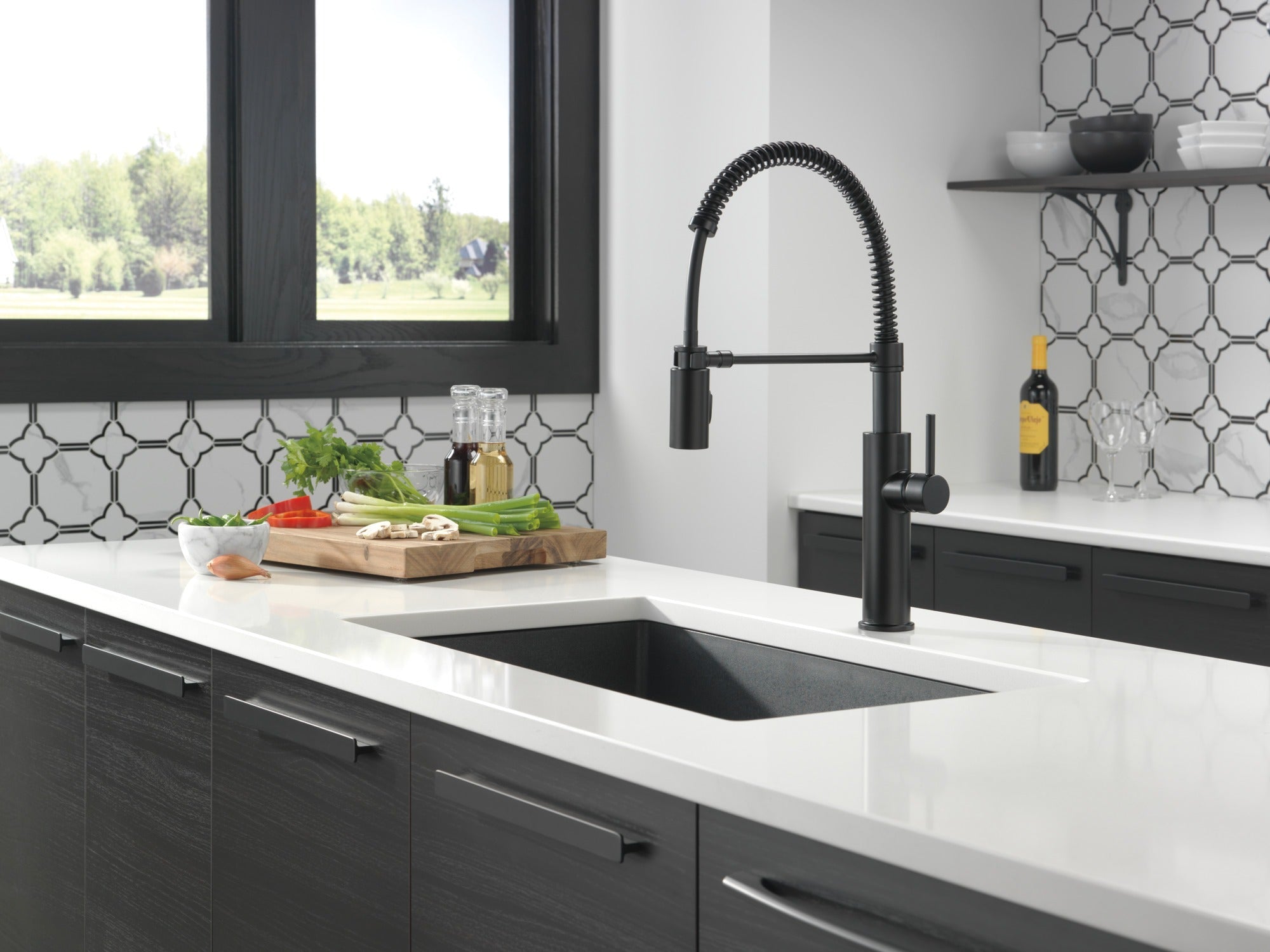 Delta Antoni® Single-Handle Pull-Down Spring Kitchen Faucet