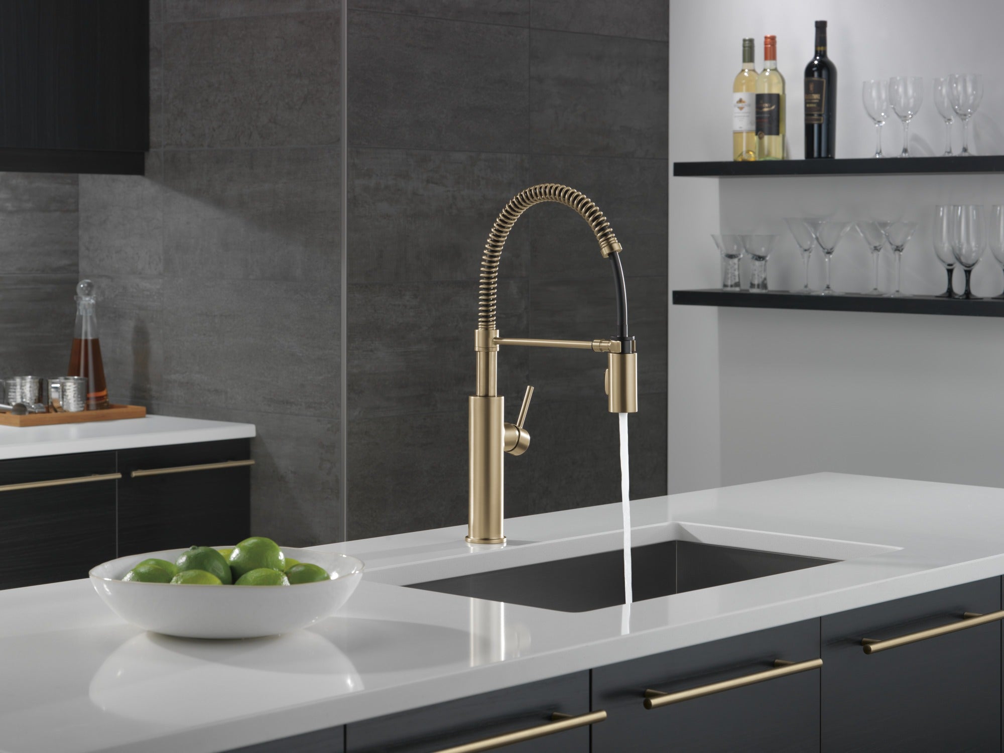 Delta Antoni® Single-Handle Pull-Down Spring Kitchen Faucet