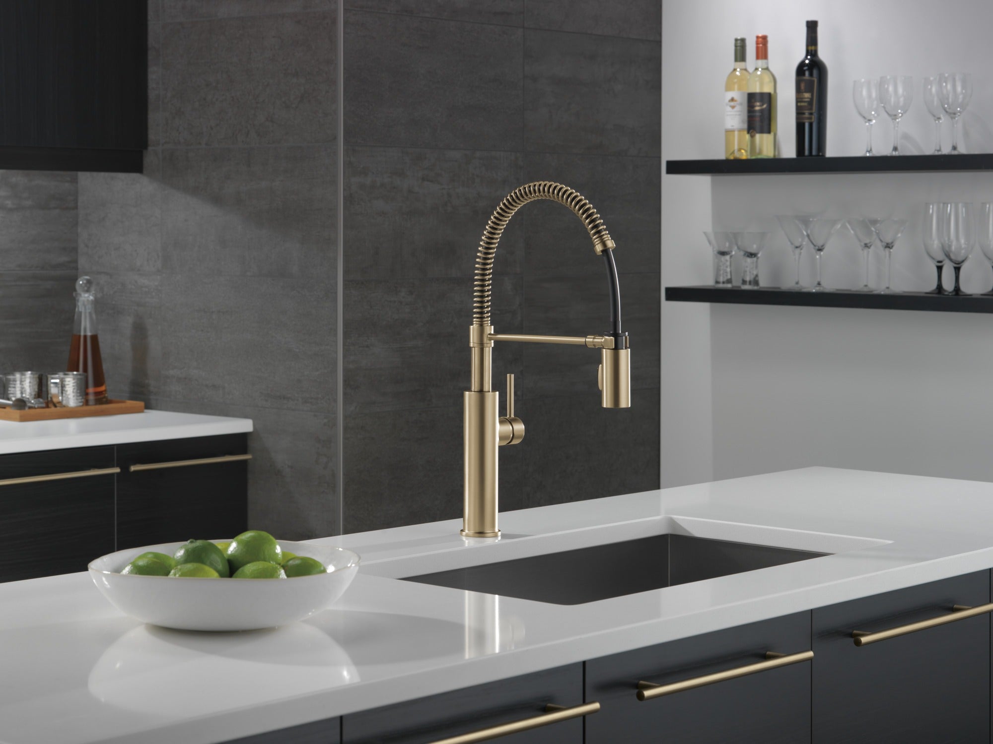 Delta Antoni® Single-Handle Pull-Down Spring Kitchen Faucet