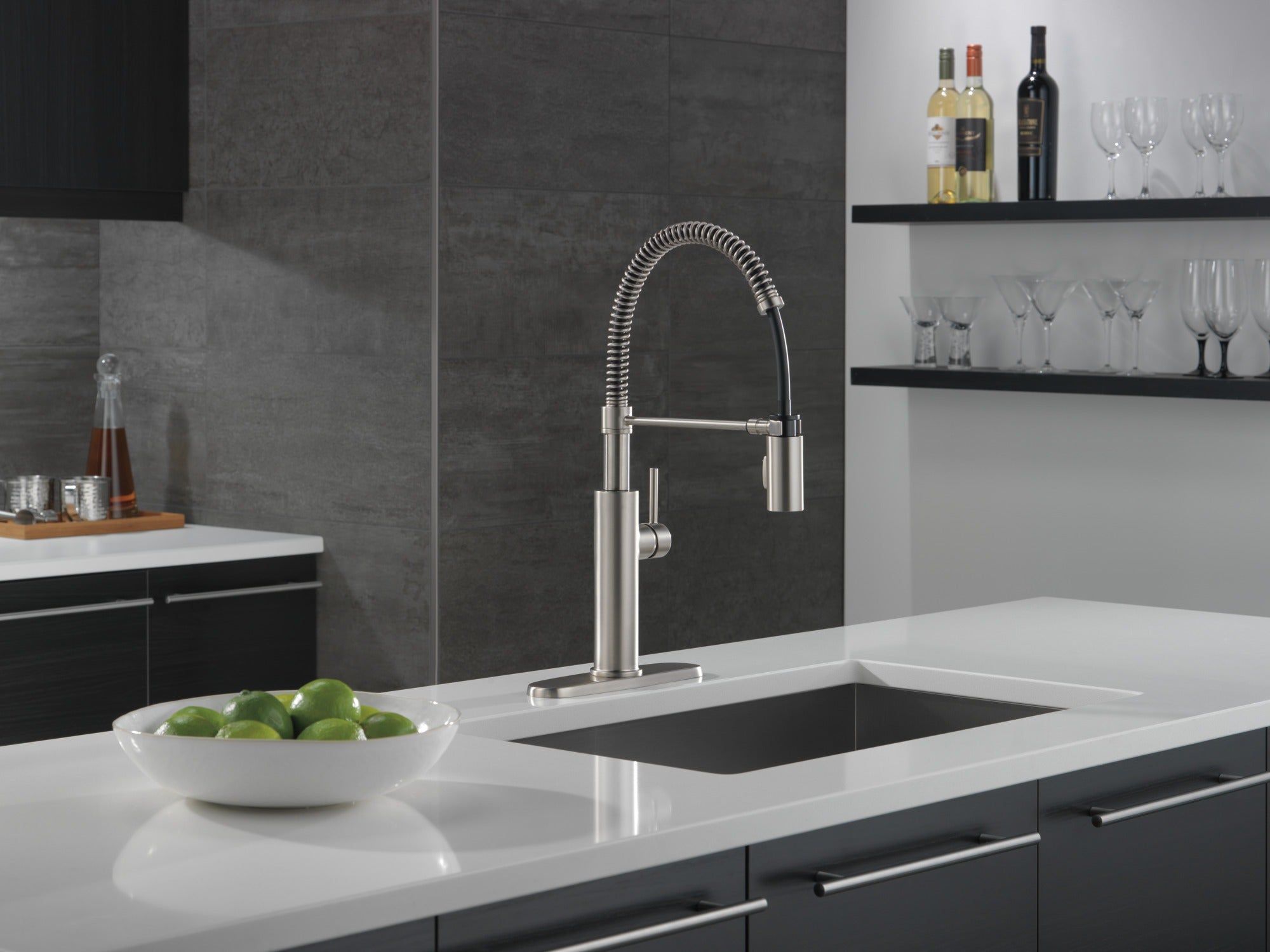 Delta Antoni® Single-Handle Pull-Down Spring Kitchen Faucet