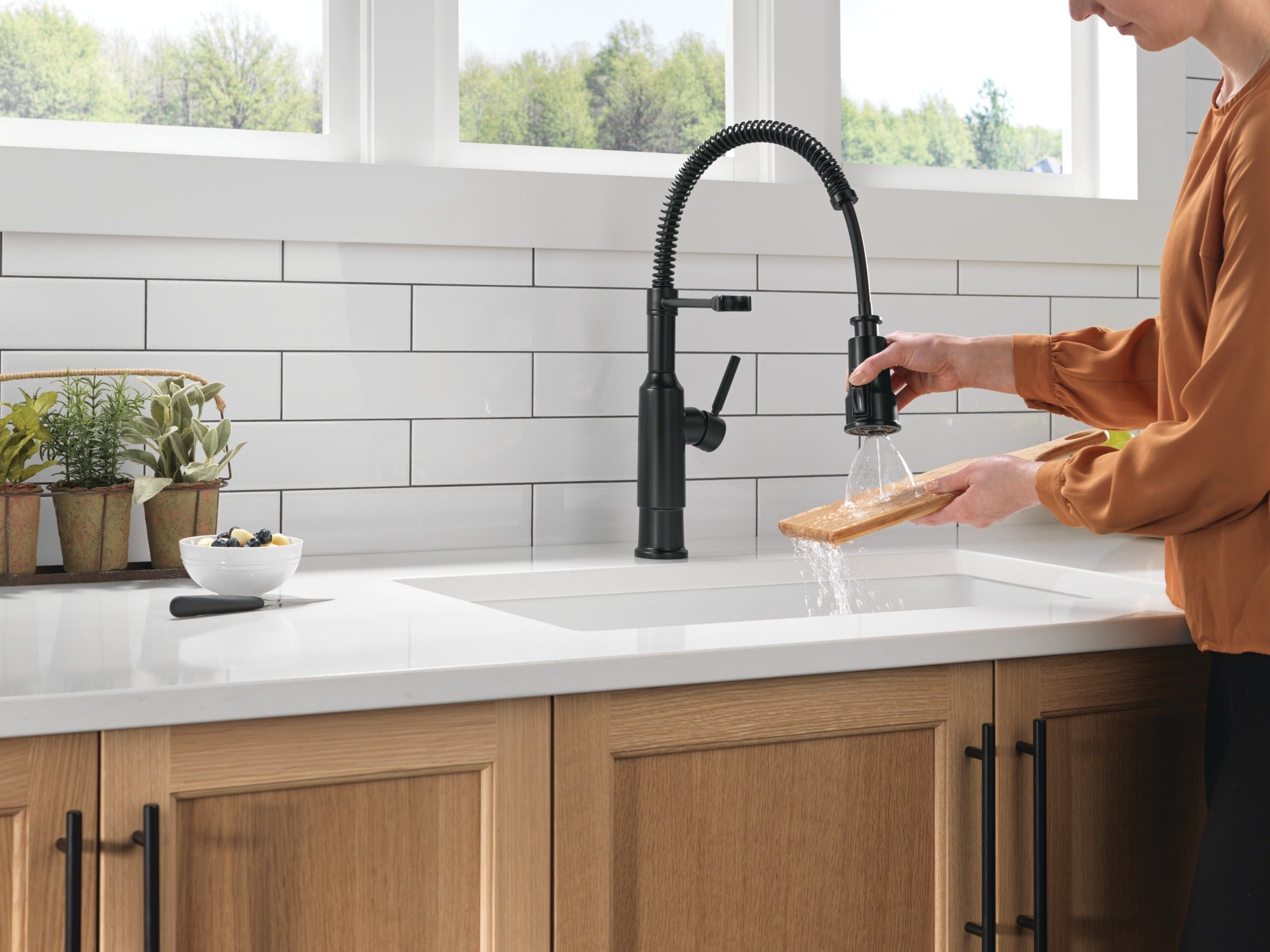 Delta Theodora® Single-Handle Pull-Down Spring Kitchen Faucet
