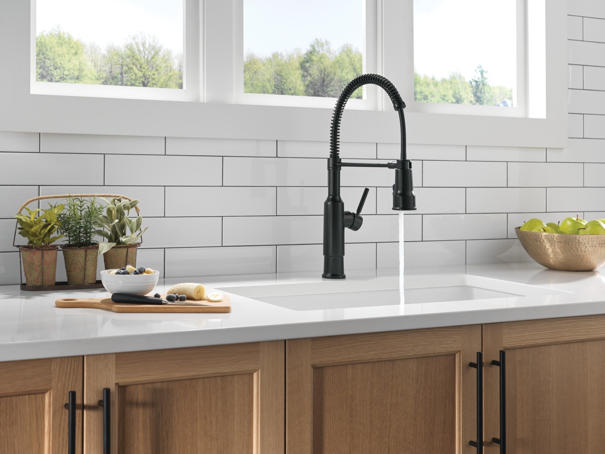 Delta Theodora® Single-Handle Pull-Down Spring Kitchen Faucet