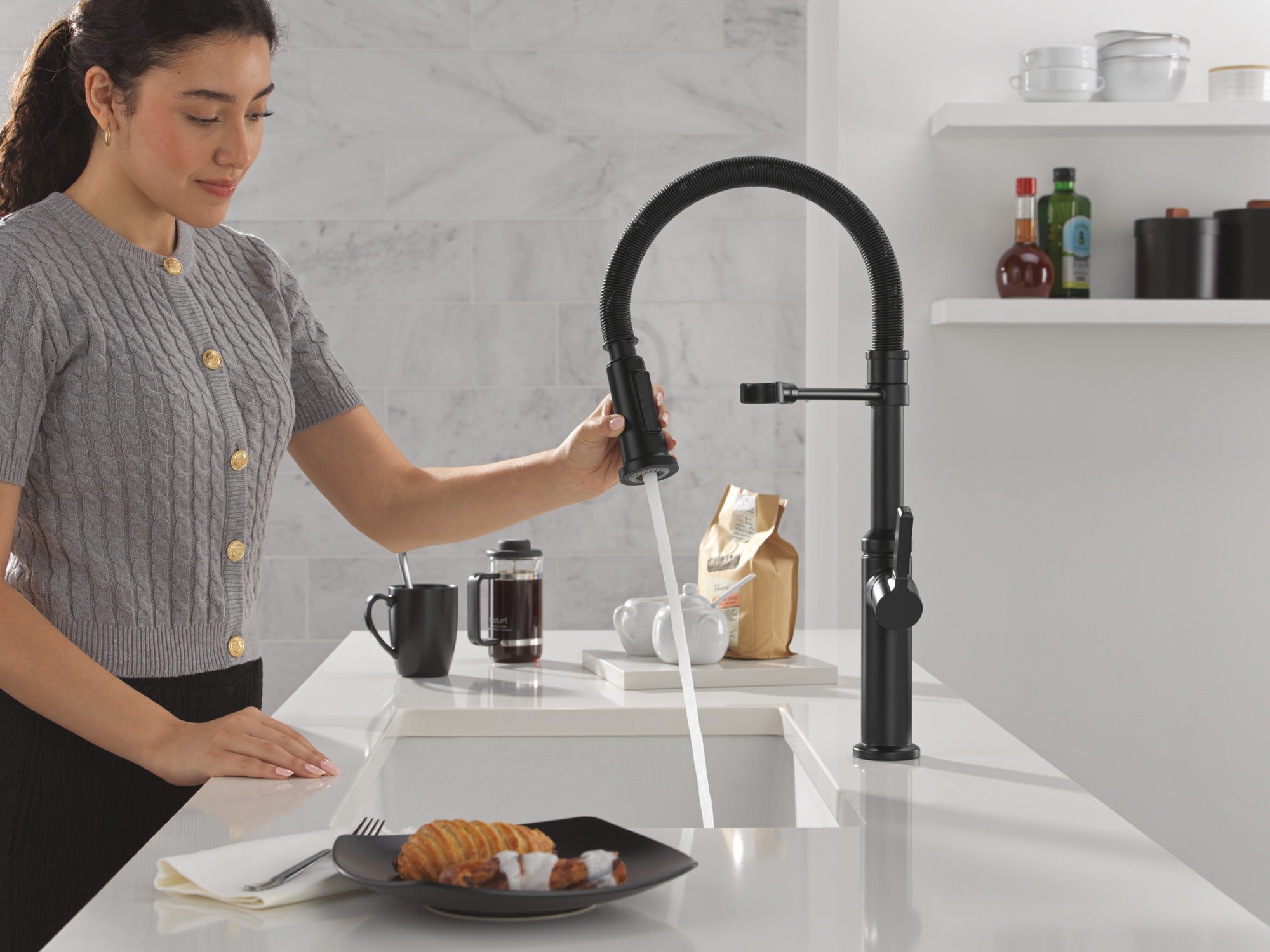 Delta Rhett® Single Handle Pull-Down Spring Kitchen Faucet