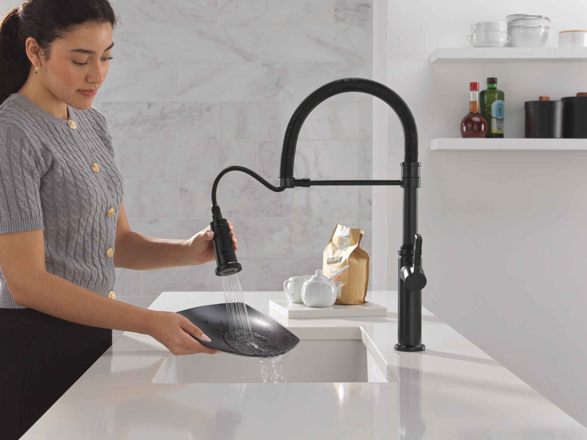 Delta Rhett® Single Handle Pull-Down Spring Kitchen Faucet