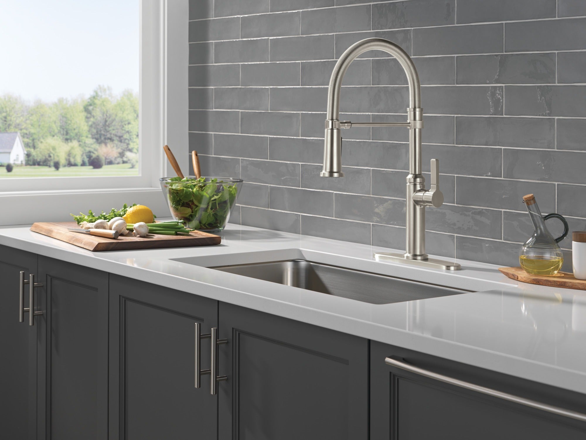 Delta Rhett® Single Handle Pull-Down Kitchen Faucet With Spring Spout
