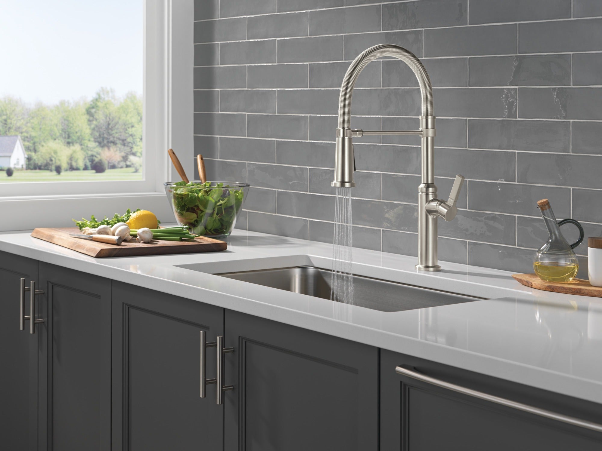 Delta Rhett® Single Handle Pull-Down Kitchen Faucet With Spring Spout