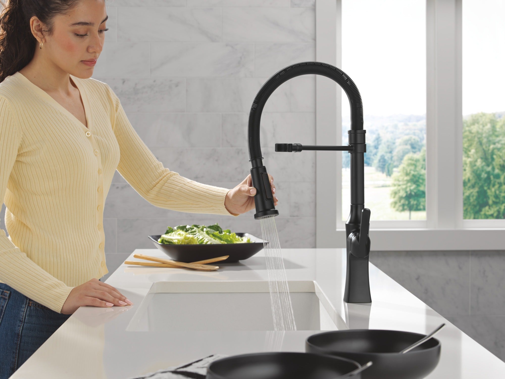 Delta Ermelo® Single Handle Pull-Down Spring Kitchen Faucet