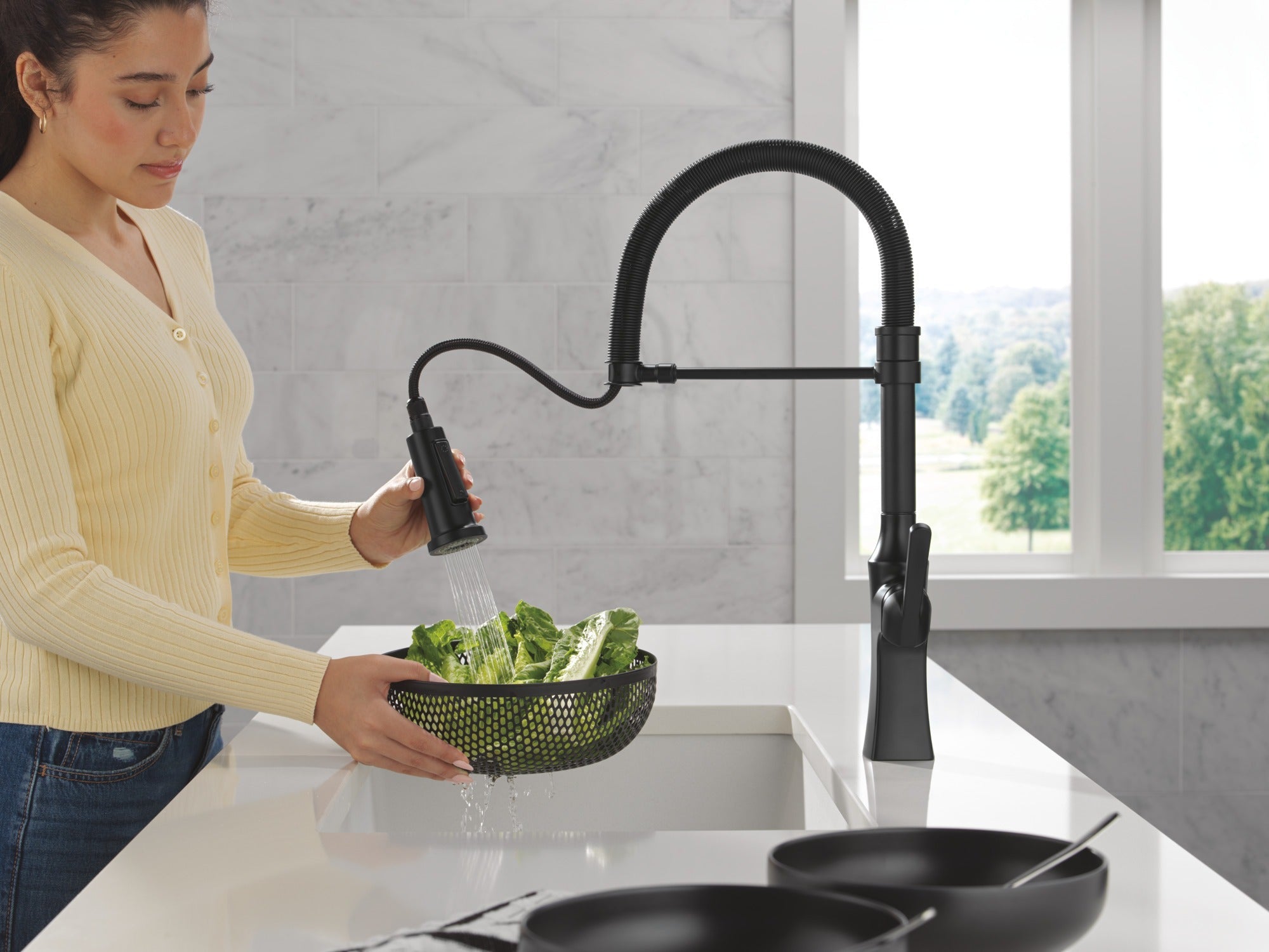 Delta Ermelo® Single Handle Pull-Down Spring Kitchen Faucet