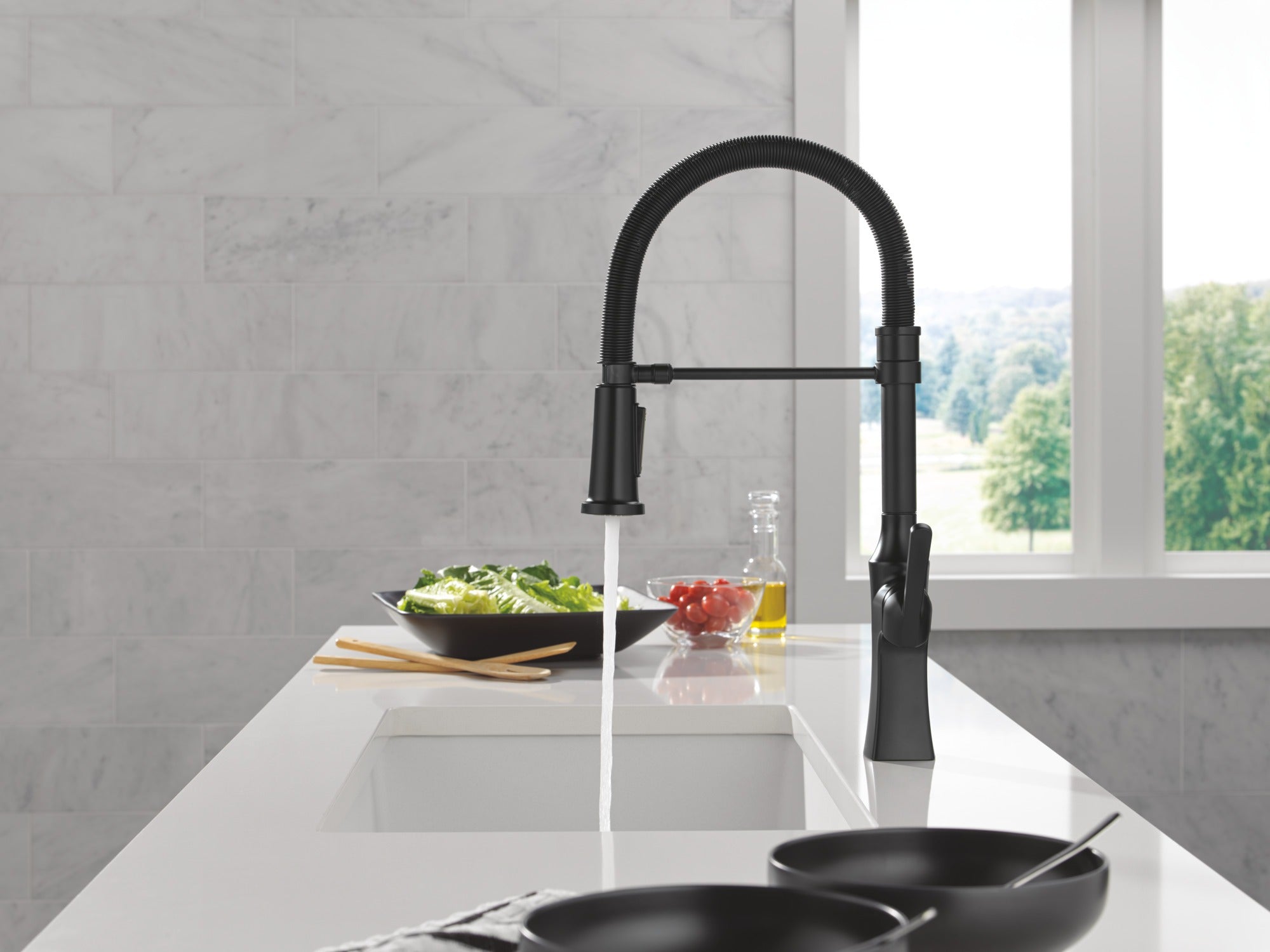 Delta Ermelo® Single Handle Pull-Down Spring Kitchen Faucet