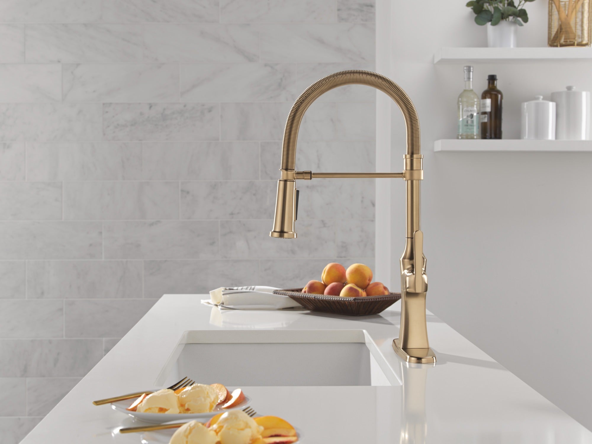 Delta Ermelo® Single Handle Pull-Down Spring Kitchen Faucet