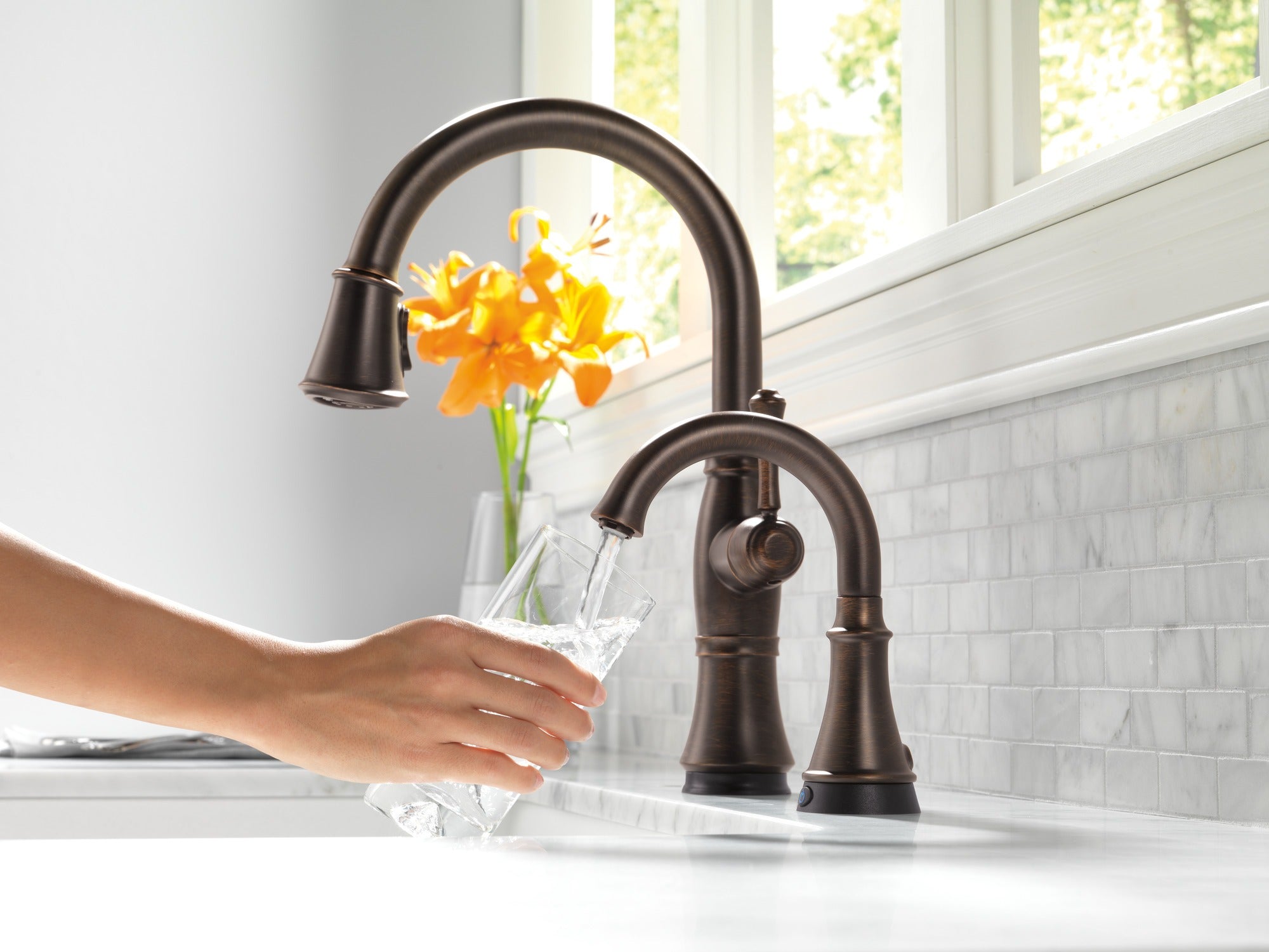 Delta Cassidy® Single Handle Pull-Down Kitchen Faucet with Touch<sub>2</sub>O® and ShieldSpray® Technologies