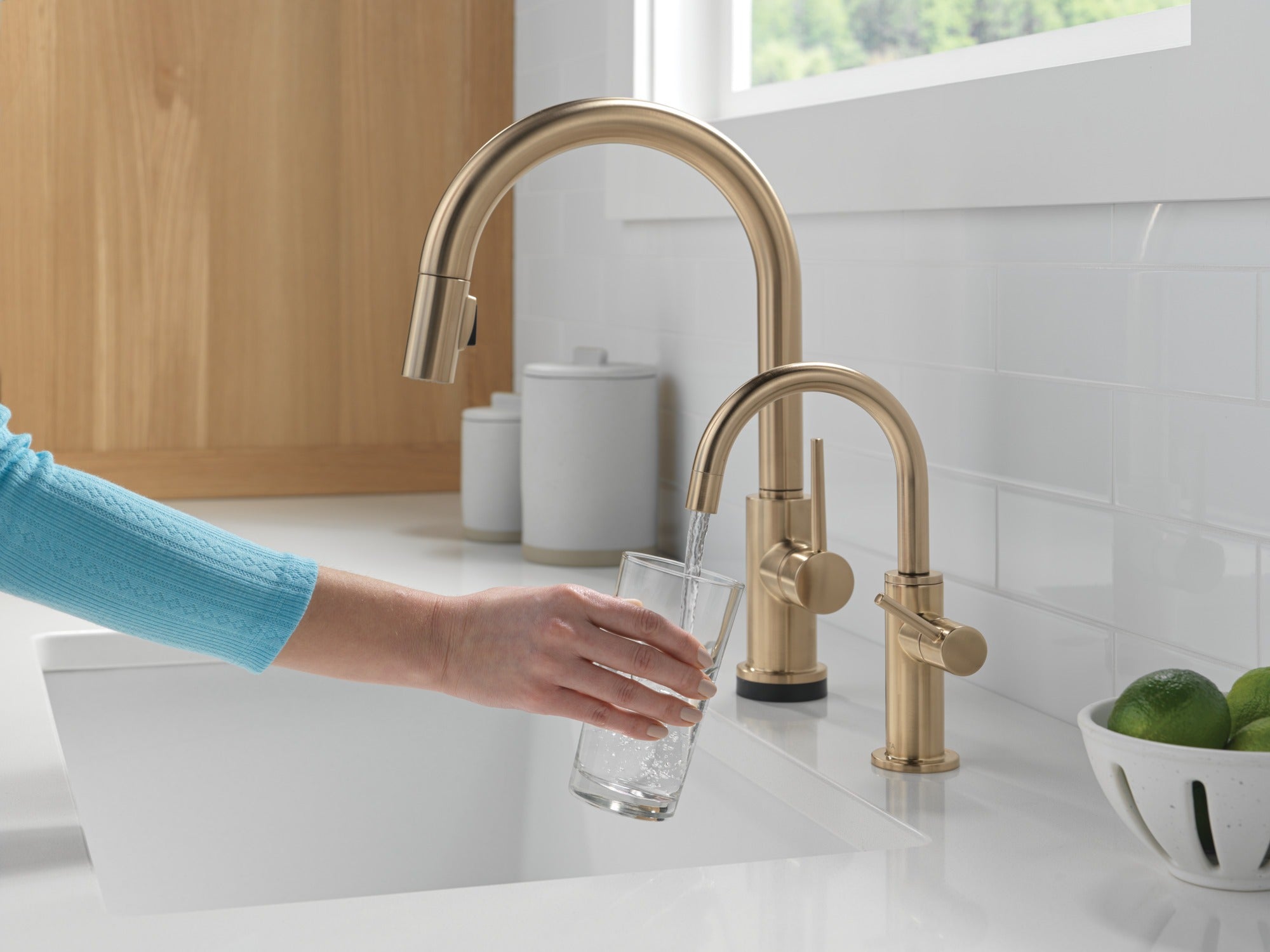 Delta Trinsic® Single Handle Pull-Down Kitchen Faucet with Touch<sub>2</sub>O® Technology