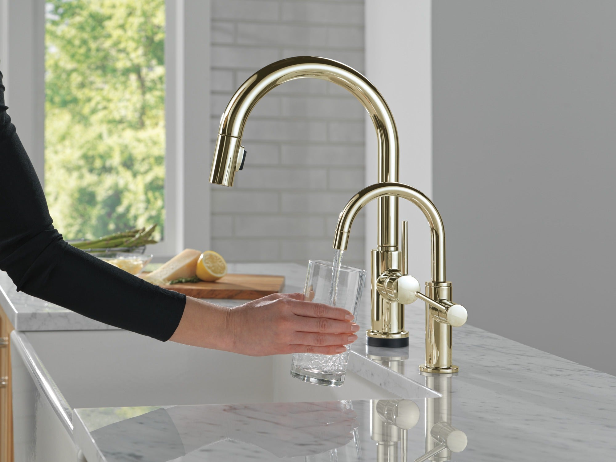 Delta Other Contemporary Round Beverage Faucet