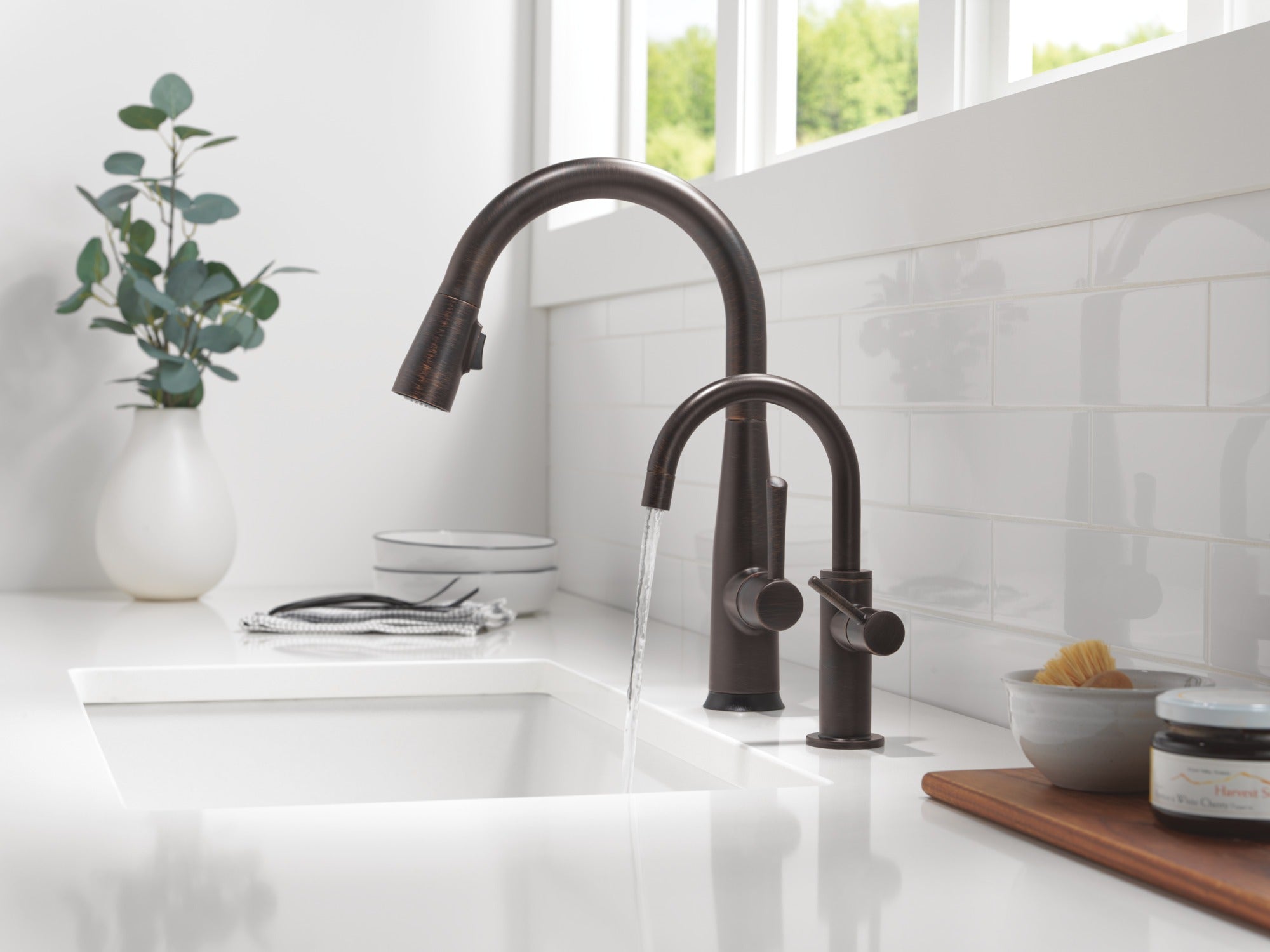 Delta Essa® Touch<sub>2</sub>O® Technology Kitchen Faucet with Touchless Technology