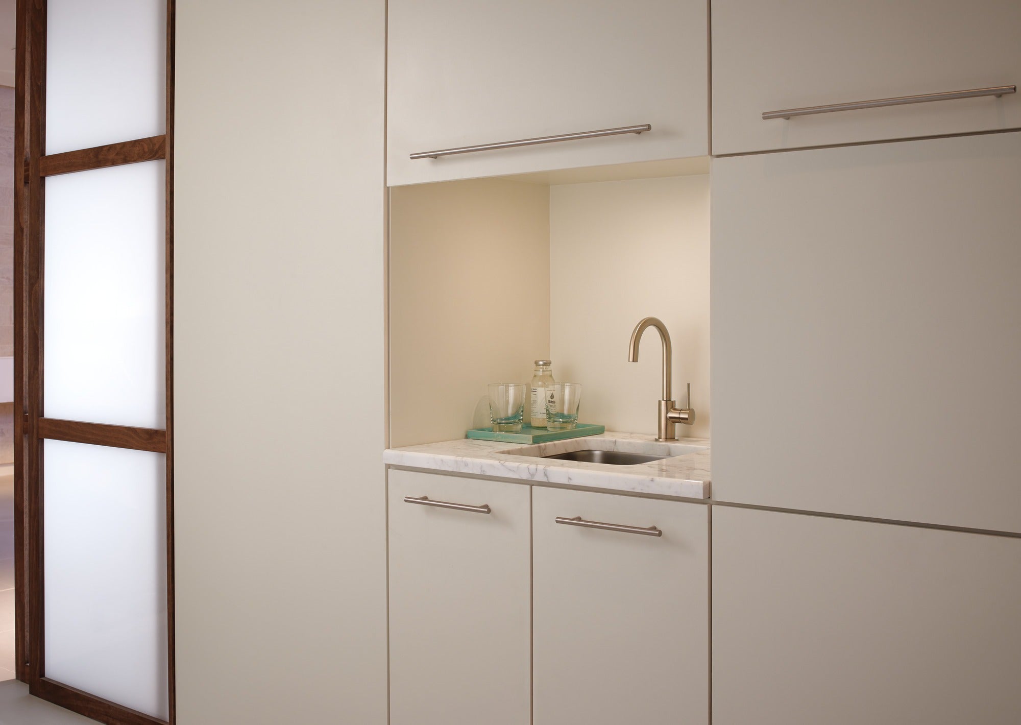 Delta Trinsic® True Bar Limited Swivel