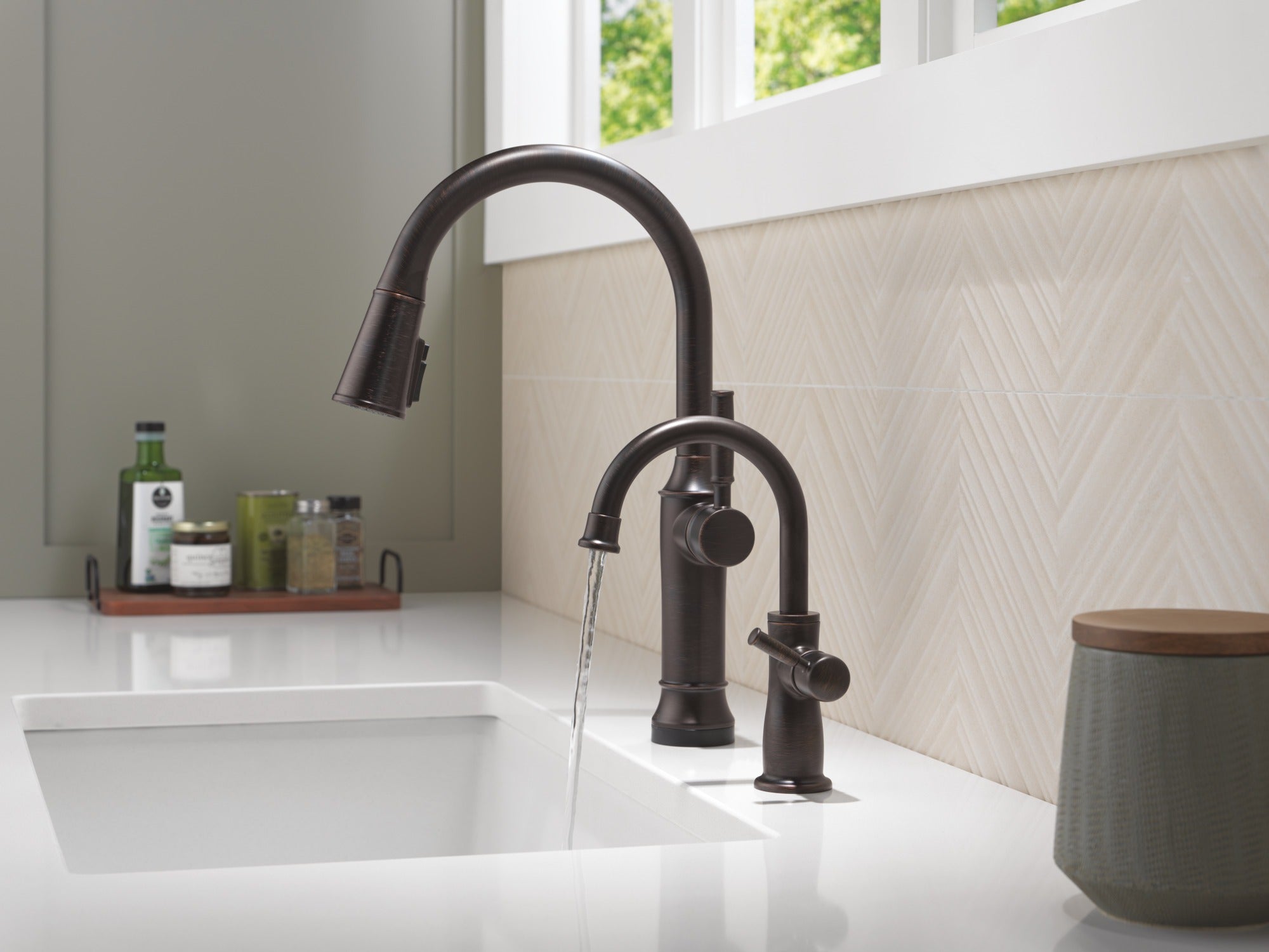 Delta Renaldi™ Touch<sub>2</sub>O® Technology Kitchen Faucet with Touchless Technology