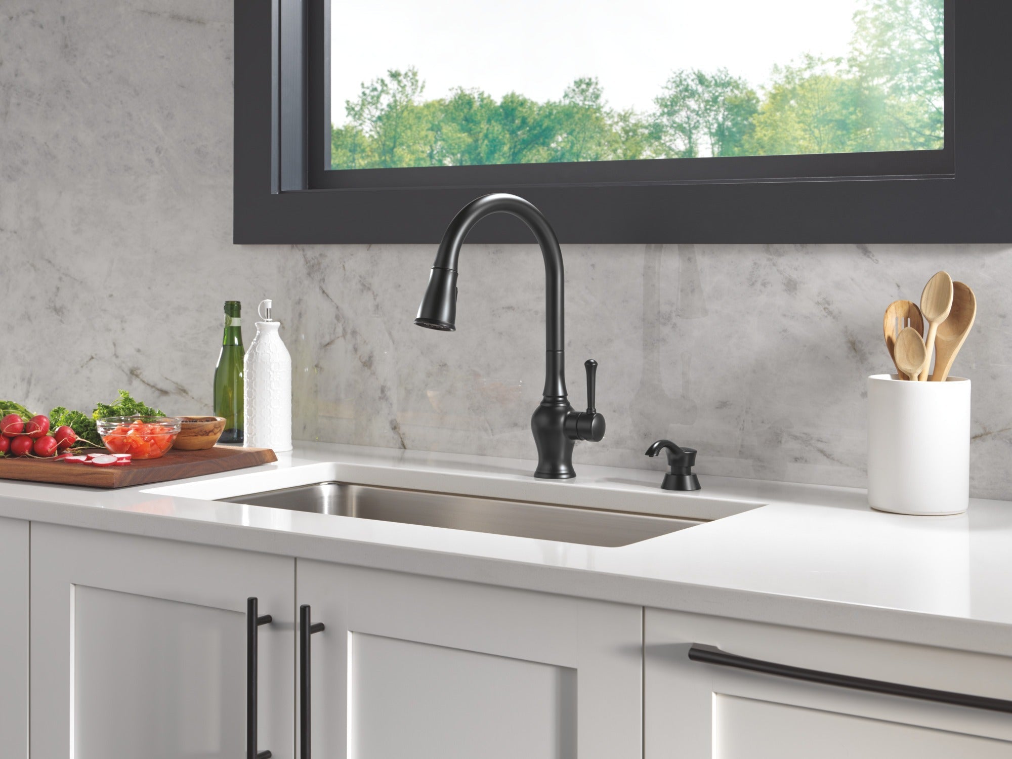 Delta DeLuca™ Soap / Lotion Dispenser