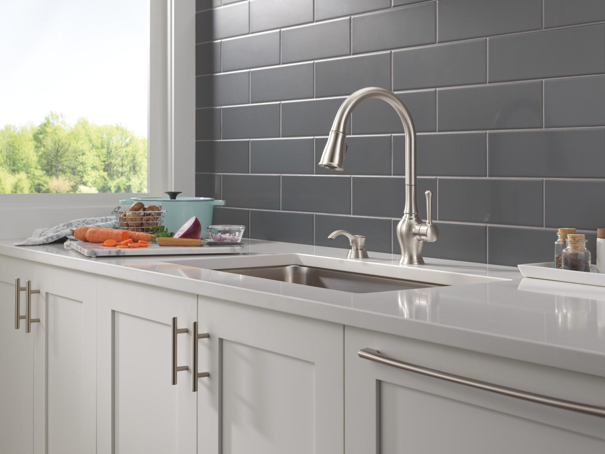 Delta DeLuca™ Soap / Lotion Dispenser