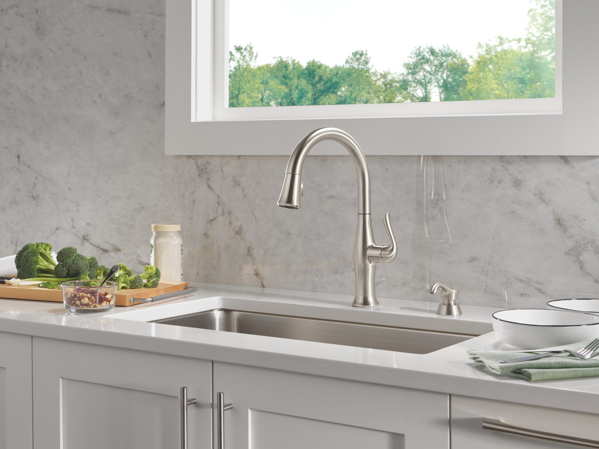 Delta DeLuca™ Soap / Lotion Dispenser