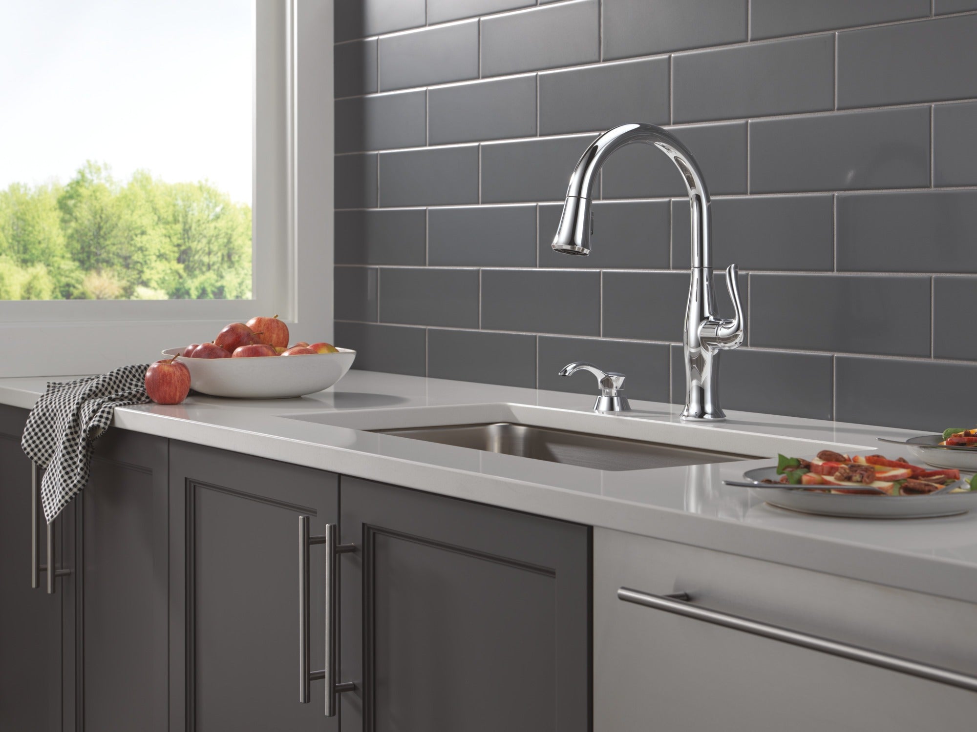 Delta DeLuca™ Soap / Lotion Dispenser
