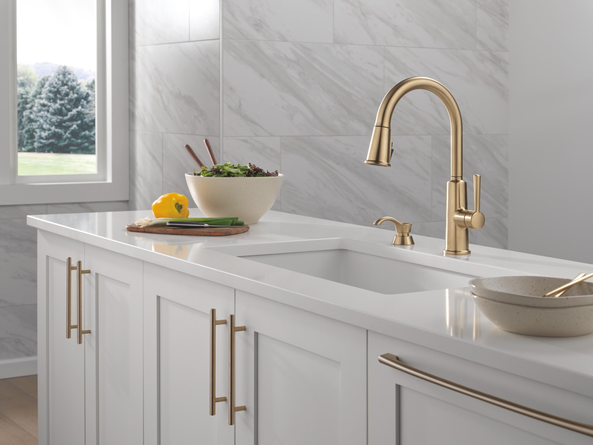 Delta DeLuca™ Soap / Lotion Dispenser
