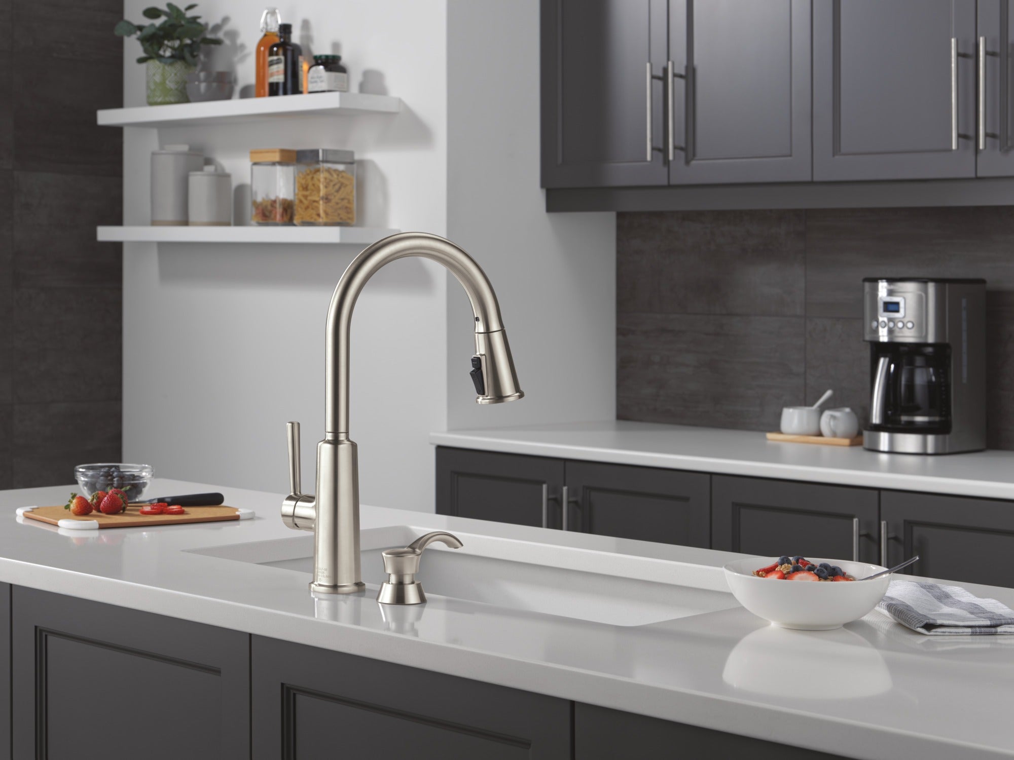 Delta DeLuca™ Soap / Lotion Dispenser