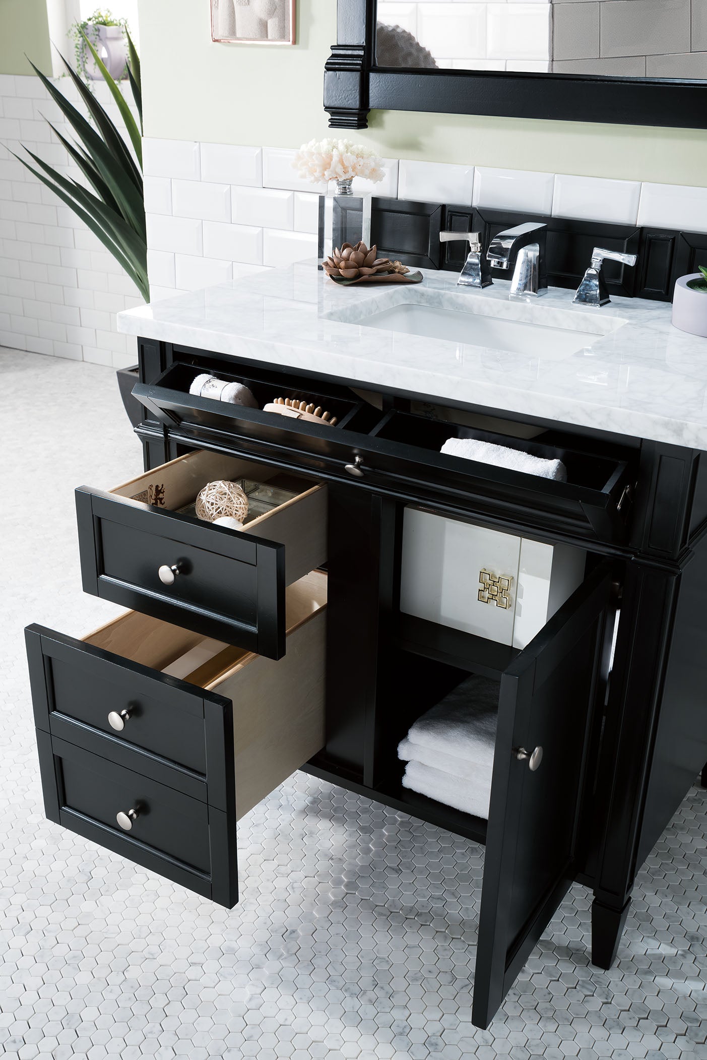 James Martin Brittany 36" Single Vanity in Black Onyx with 3cm Countertop