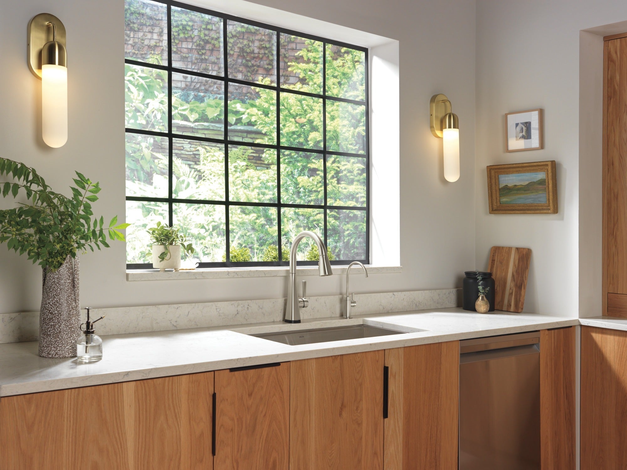 Delta Clarifi™ Contemporary Beverage Faucet