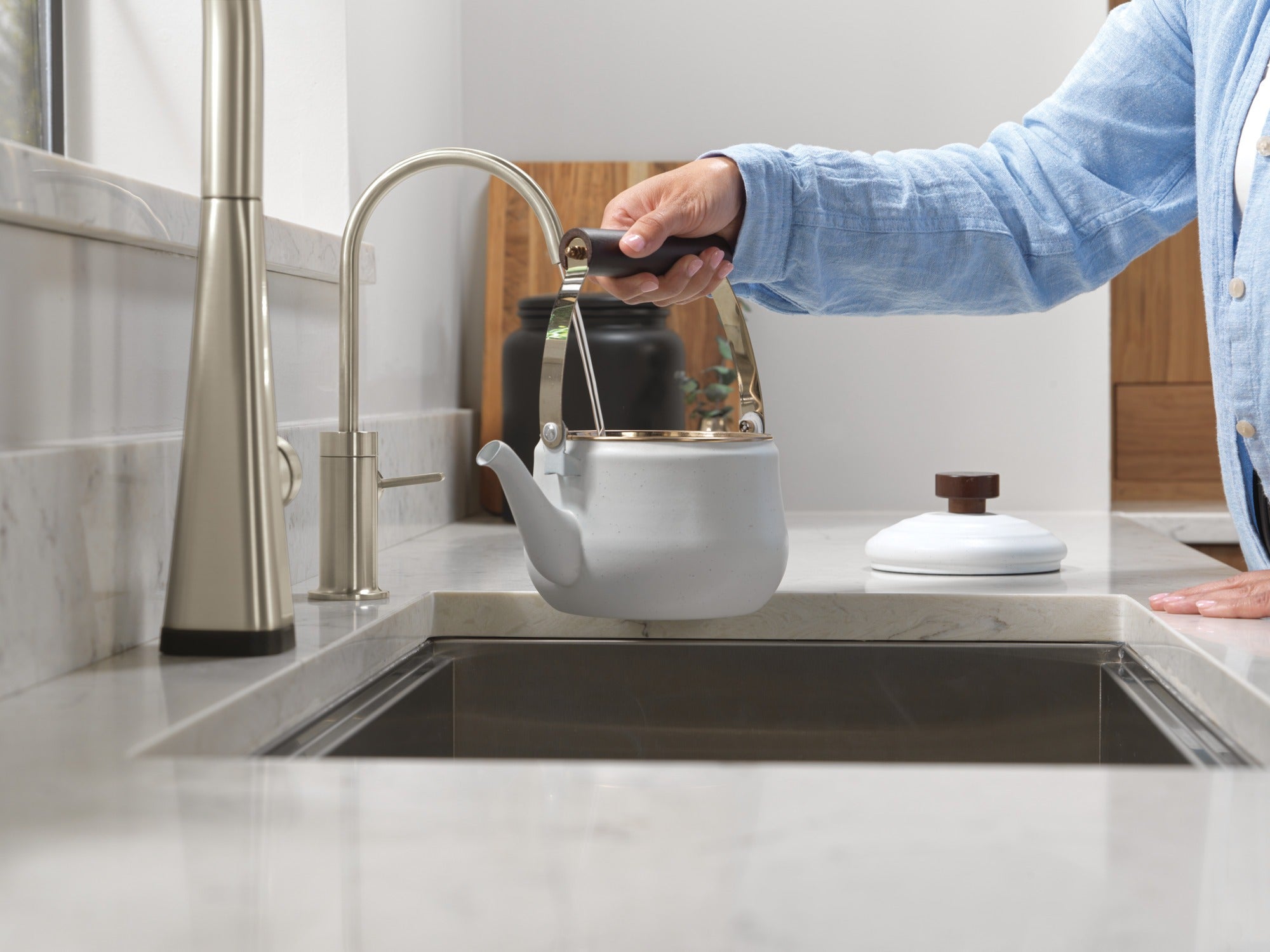 Delta Clarifi™ Contemporary Beverage Faucet