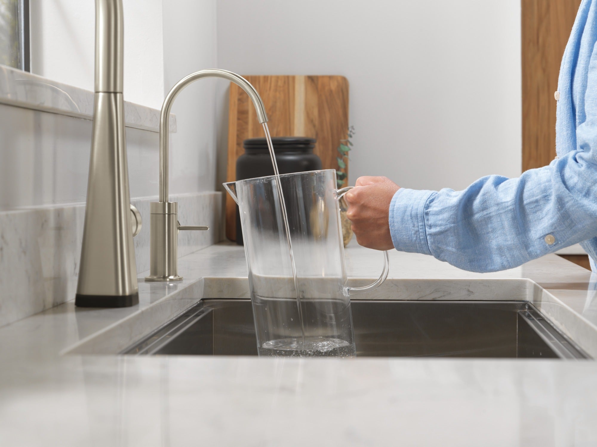 Delta Clarifi™ Contemporary Beverage Faucet