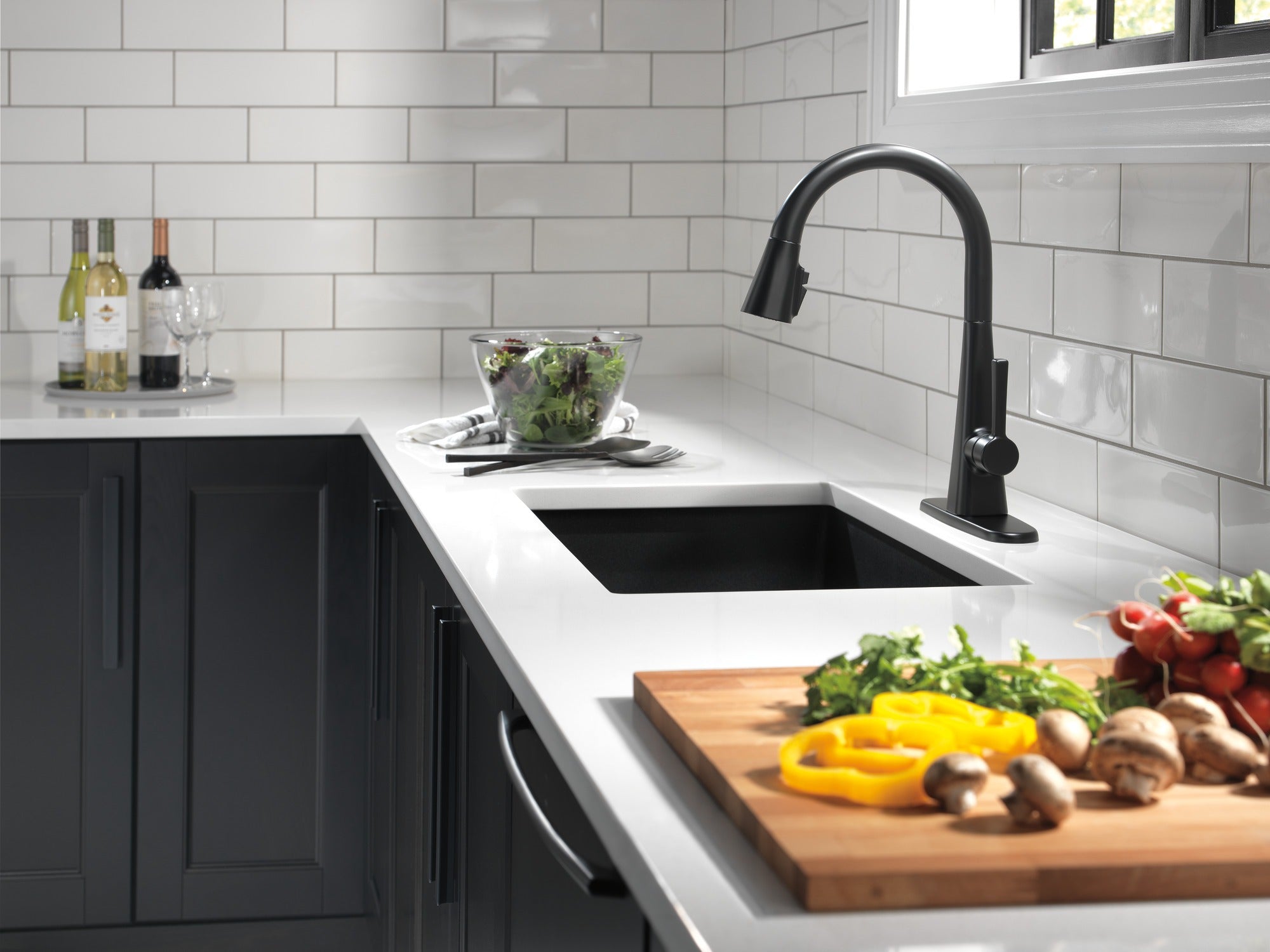 Delta Lenta® Single-Handle Pull-Down Kitchen Faucet