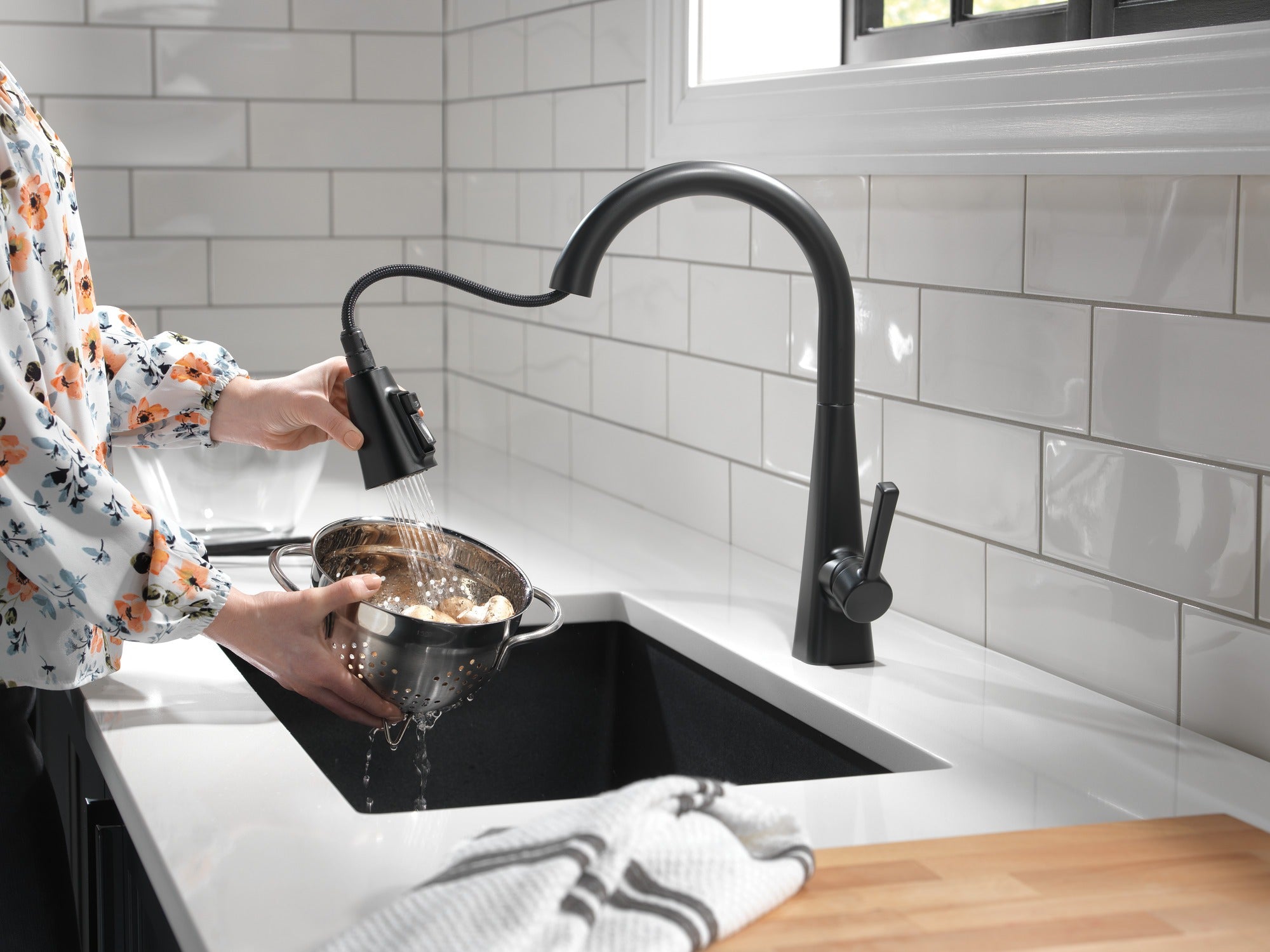 Delta Lenta® Single-Handle Pull-Down Kitchen Faucet