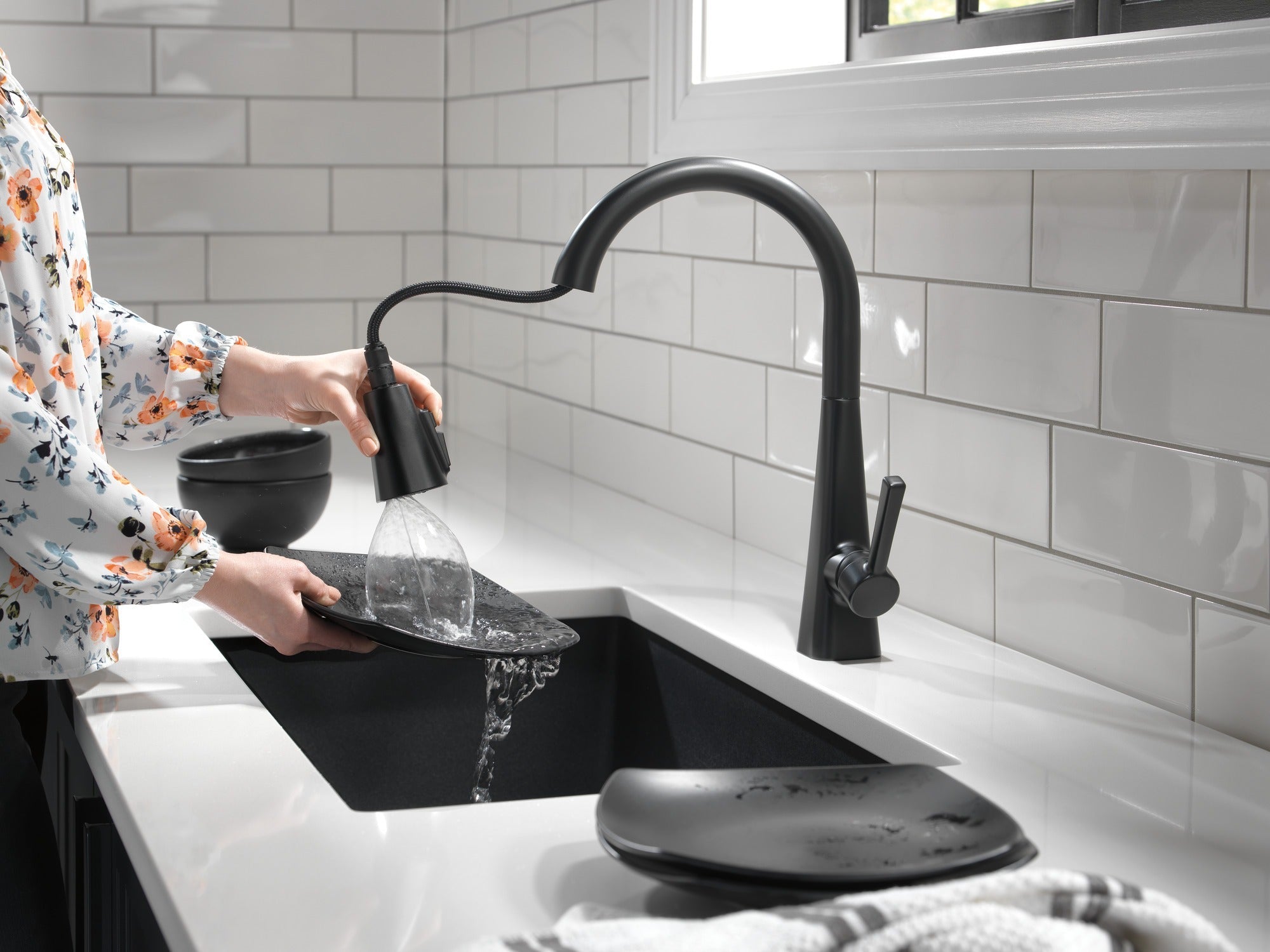 Delta Lenta® Single-Handle Pull-Down Kitchen Faucet
